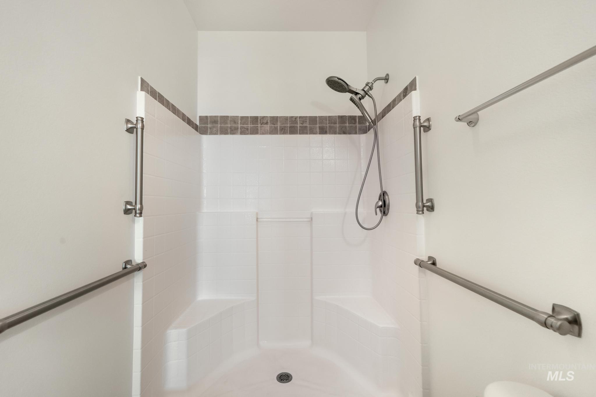 167 New Hampshire Way, Twin Falls, Idaho 83301, 2 Bedrooms, 2 Bathrooms, Residential For Sale, Price $315,000,MLS 98997186
