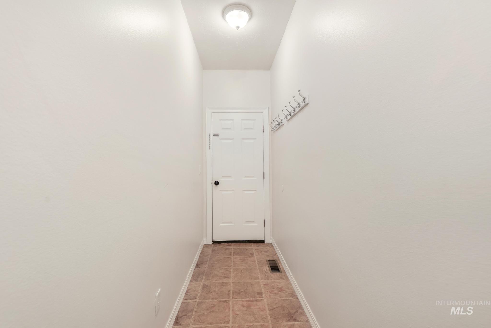 167 New Hampshire Way, Twin Falls, Idaho 83301, 2 Bedrooms, 2 Bathrooms, Residential For Sale, Price $315,000,MLS 98997186