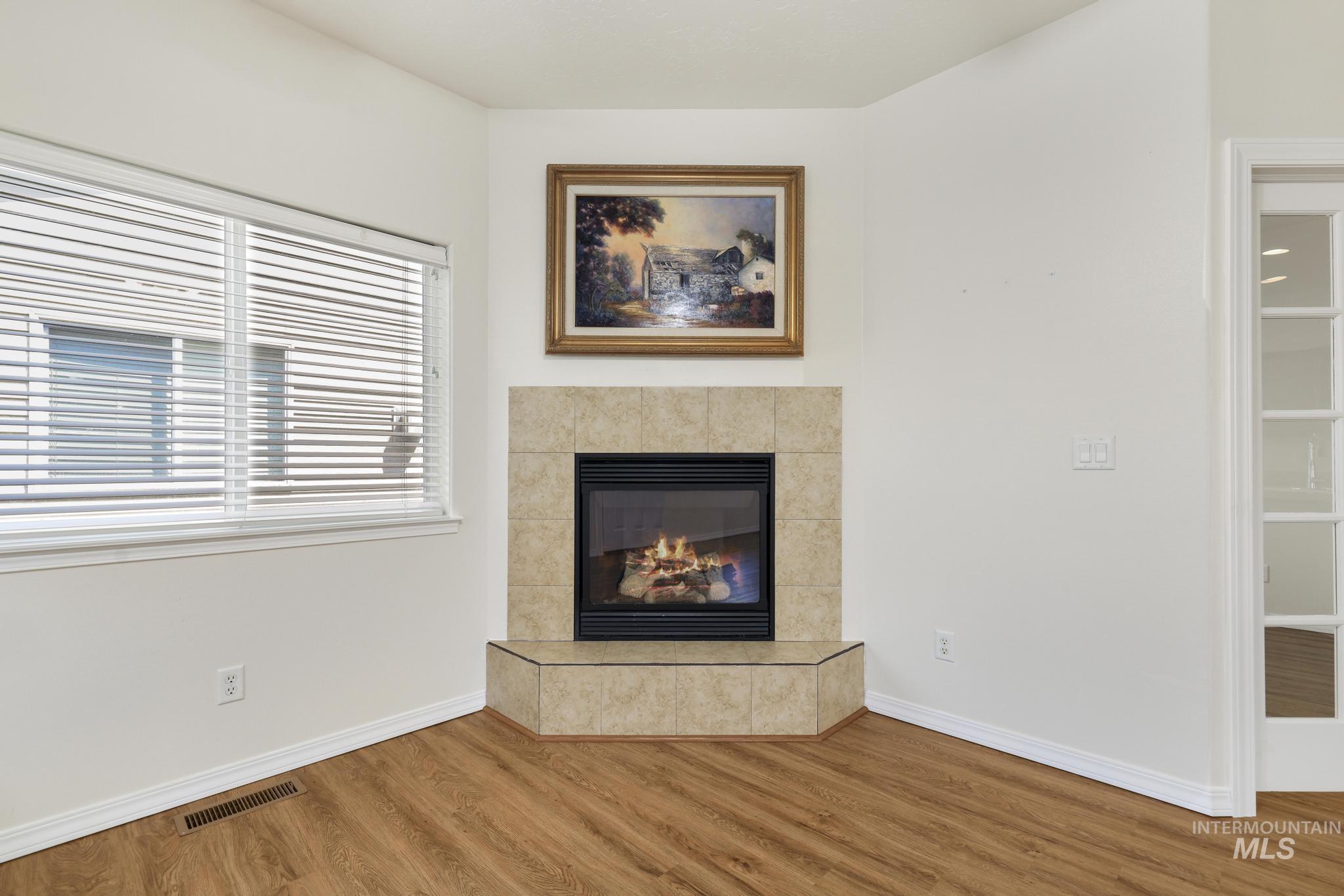 167 New Hampshire Way, Twin Falls, Idaho 83301, 2 Bedrooms, 2 Bathrooms, Residential For Sale, Price $315,000,MLS 98997186