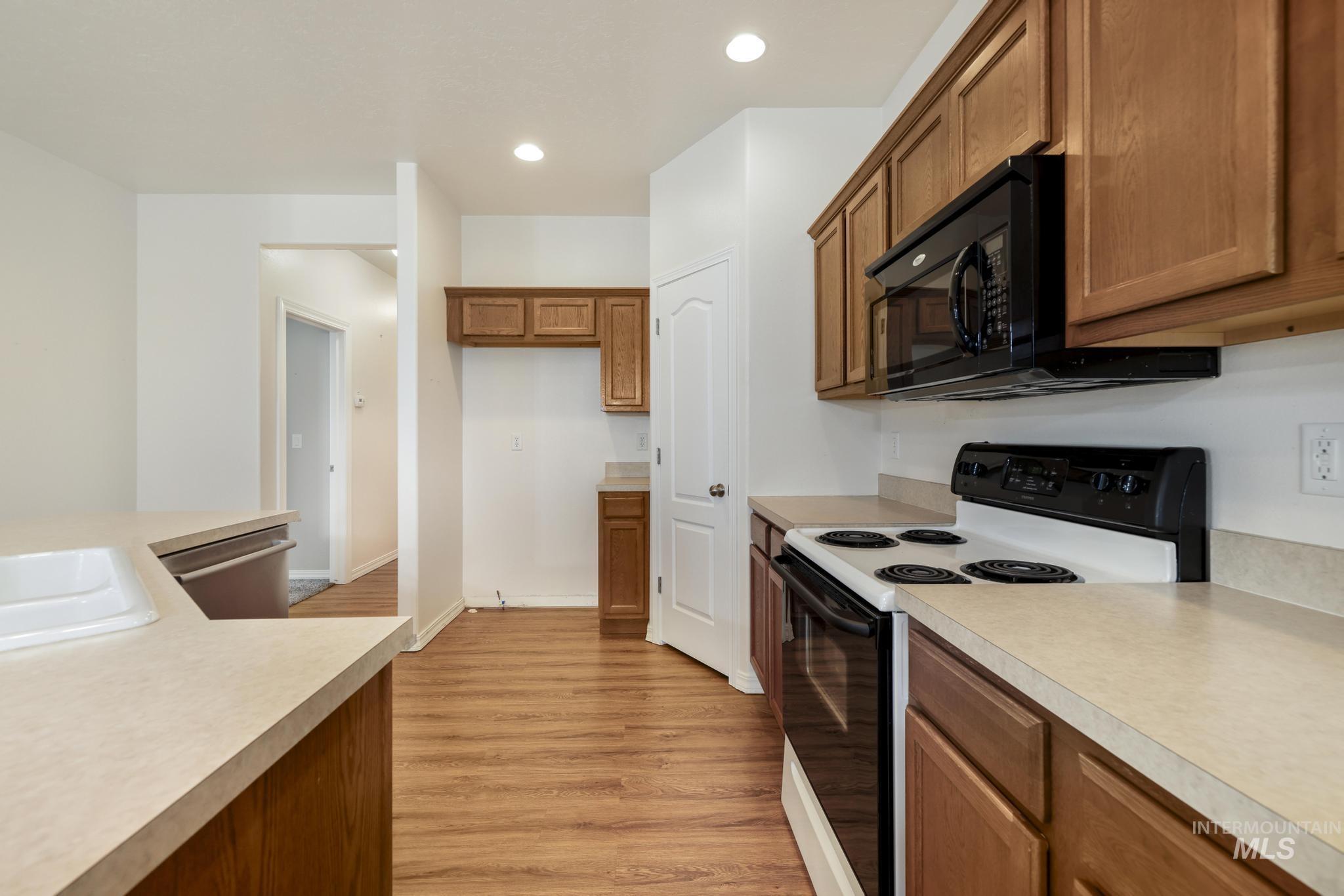 167 New Hampshire Way, Twin Falls, Idaho 83301, 2 Bedrooms, 2 Bathrooms, Residential For Sale, Price $315,000,MLS 98997186