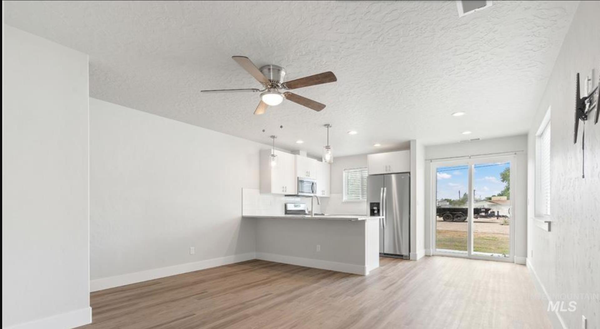 116 A&B Holly Ave, New Plymouth, Idaho 83655, 3 Bedrooms, 2.5 Bathrooms, Residential Income For Sale, Price $599,000,MLS 98997187