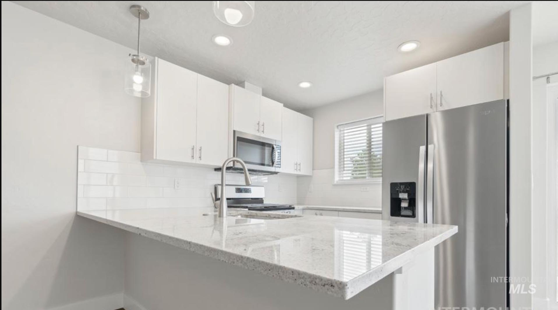 116 A&B Holly Ave, New Plymouth, Idaho 83655, 3 Bedrooms, 2.5 Bathrooms, Residential Income For Sale, Price $599,000,MLS 98997187