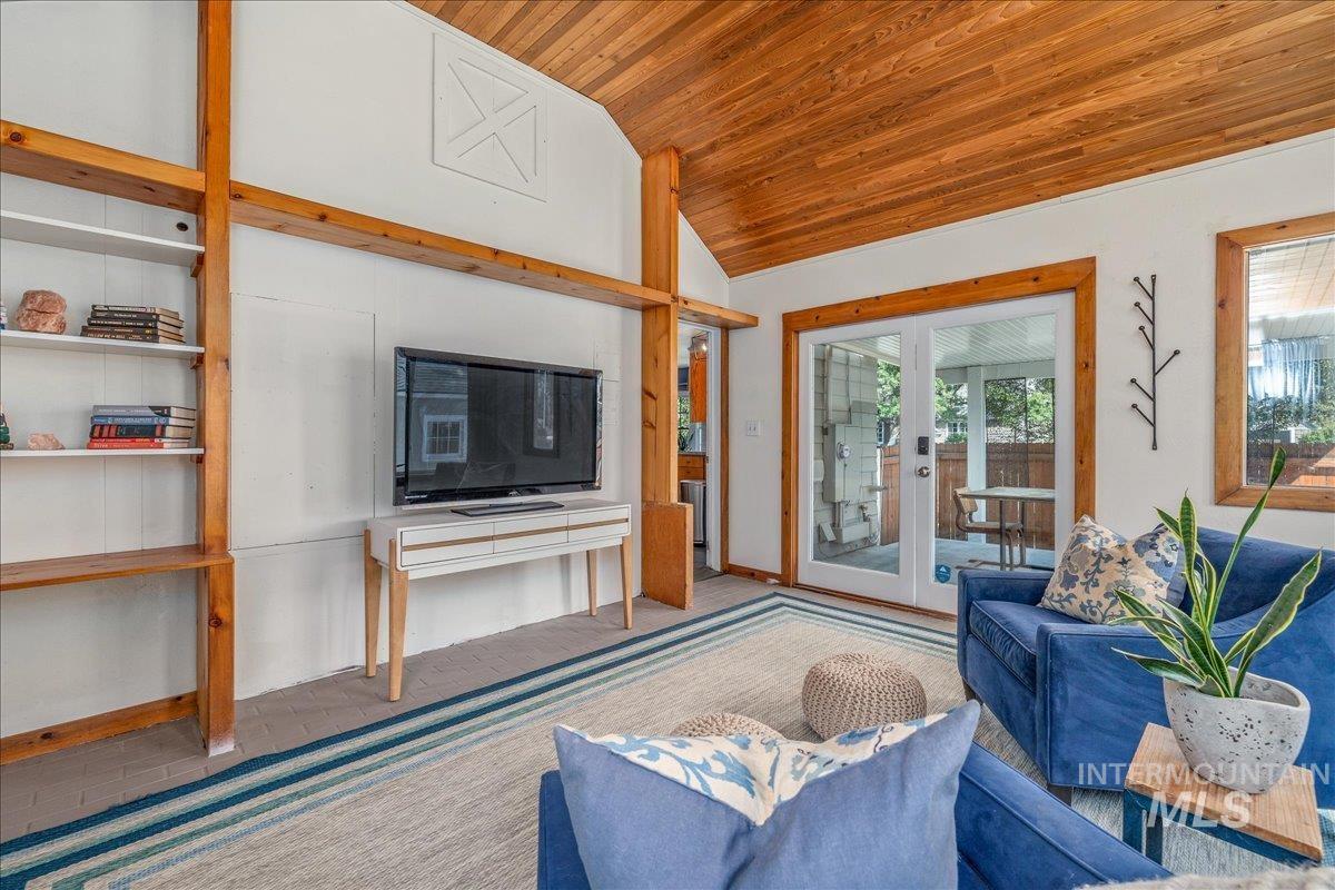 115 N Coston St., Boise, Idaho 83712, 4 Bedrooms, 2 Bathrooms, Residential For Sale, Price $850,000,MLS 98997190