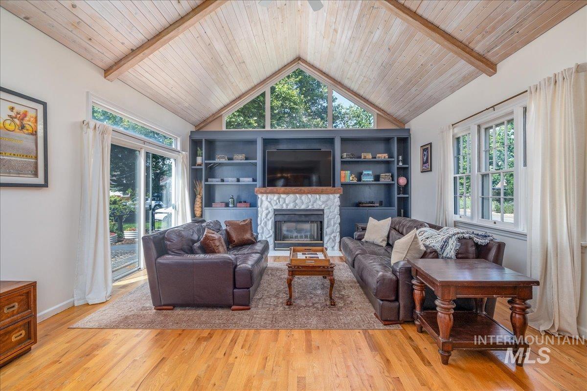 115 N Coston St., Boise, Idaho 83712, 4 Bedrooms, 2 Bathrooms, Residential For Sale, Price $850,000,MLS 98997190