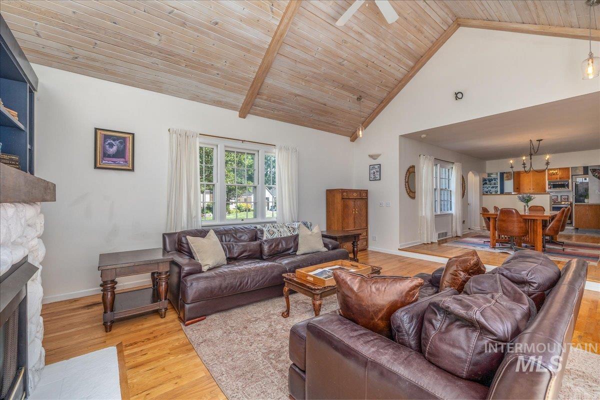 115 N Coston St., Boise, Idaho 83712, 4 Bedrooms, 2 Bathrooms, Residential For Sale, Price $850,000,MLS 98997190