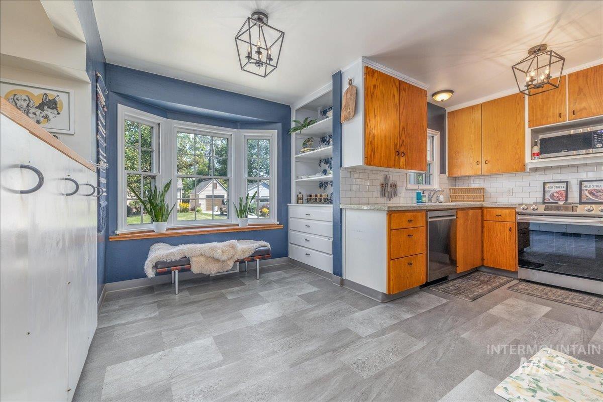 115 N Coston St., Boise, Idaho 83712, 4 Bedrooms, 2 Bathrooms, Residential For Sale, Price $850,000,MLS 98997190
