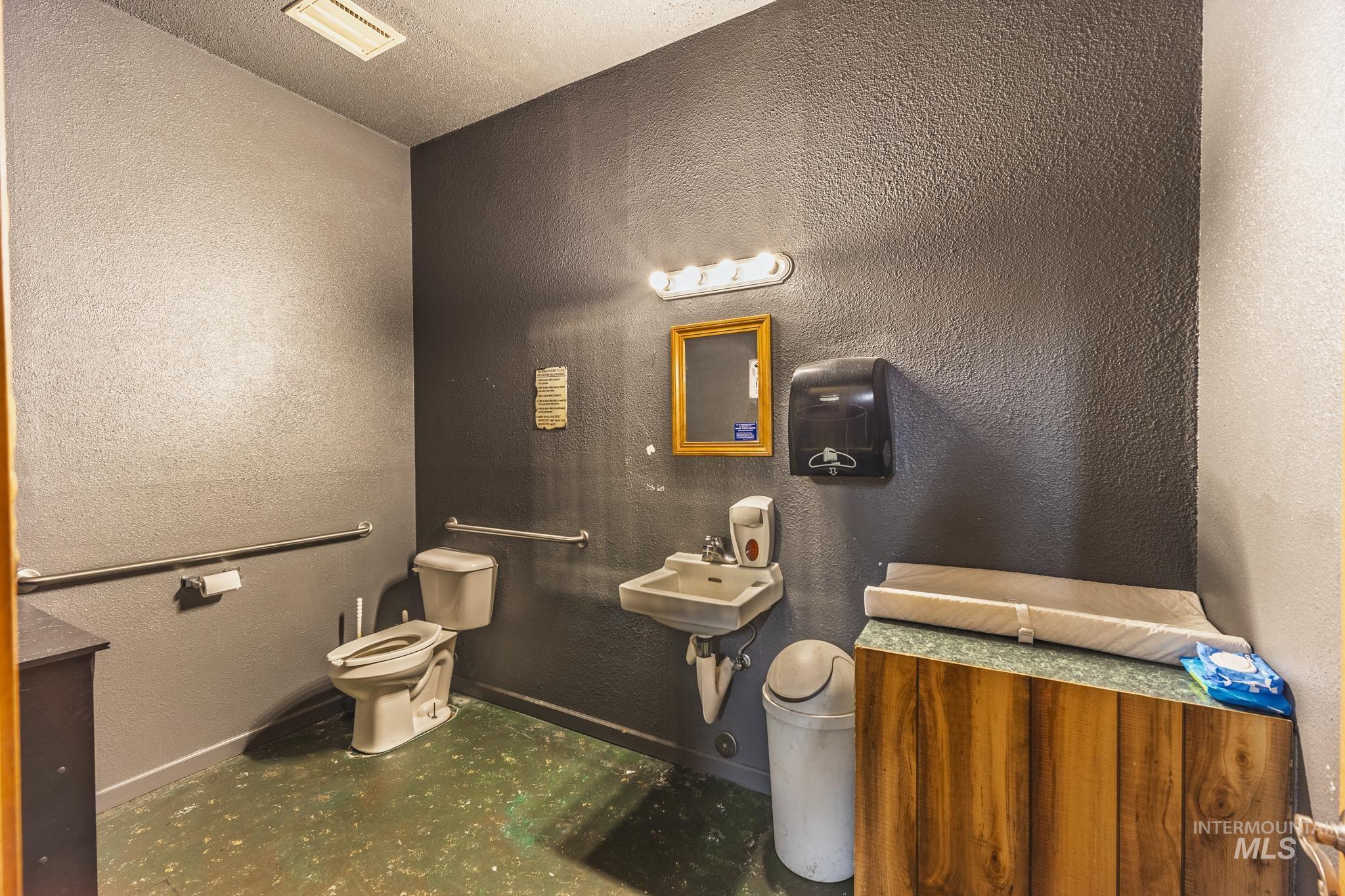603 N Front Street - The Hangout, CottonWood, Idaho 83522, Business/Commercial For Sale, Price $199,000, 98997193