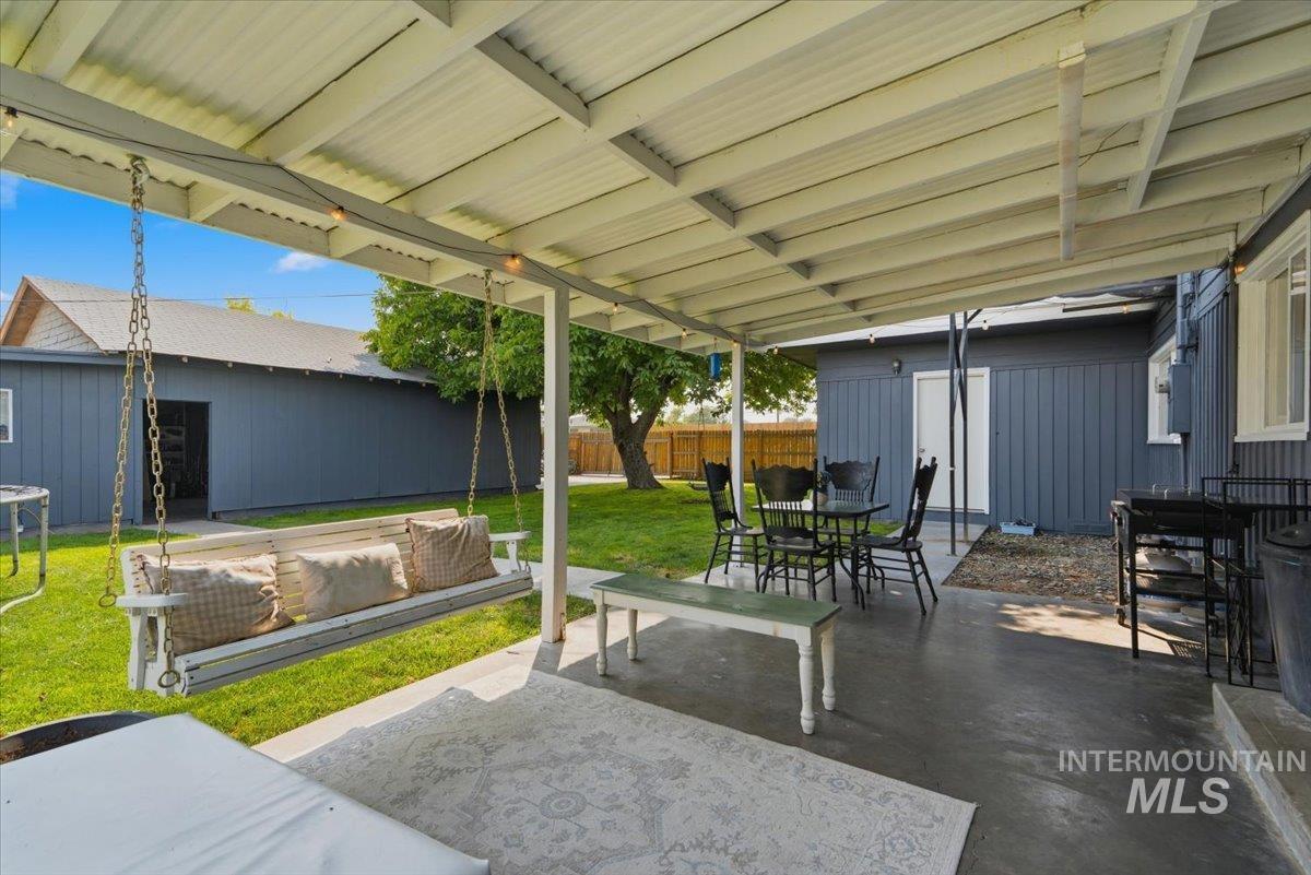 715 King Ave, Nyssa, Oregon 83605, 3 Bedrooms, 2 Bathrooms, Residential For Sale, Price $269,000,MLS 98997194