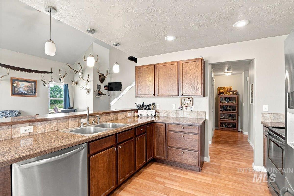 1932 Miller Rd, Adrian, Oregon 97901, 4 Bedrooms, 2.5 Bathrooms, Farm & Ranch For Sale, Price $940,000, 98997196
