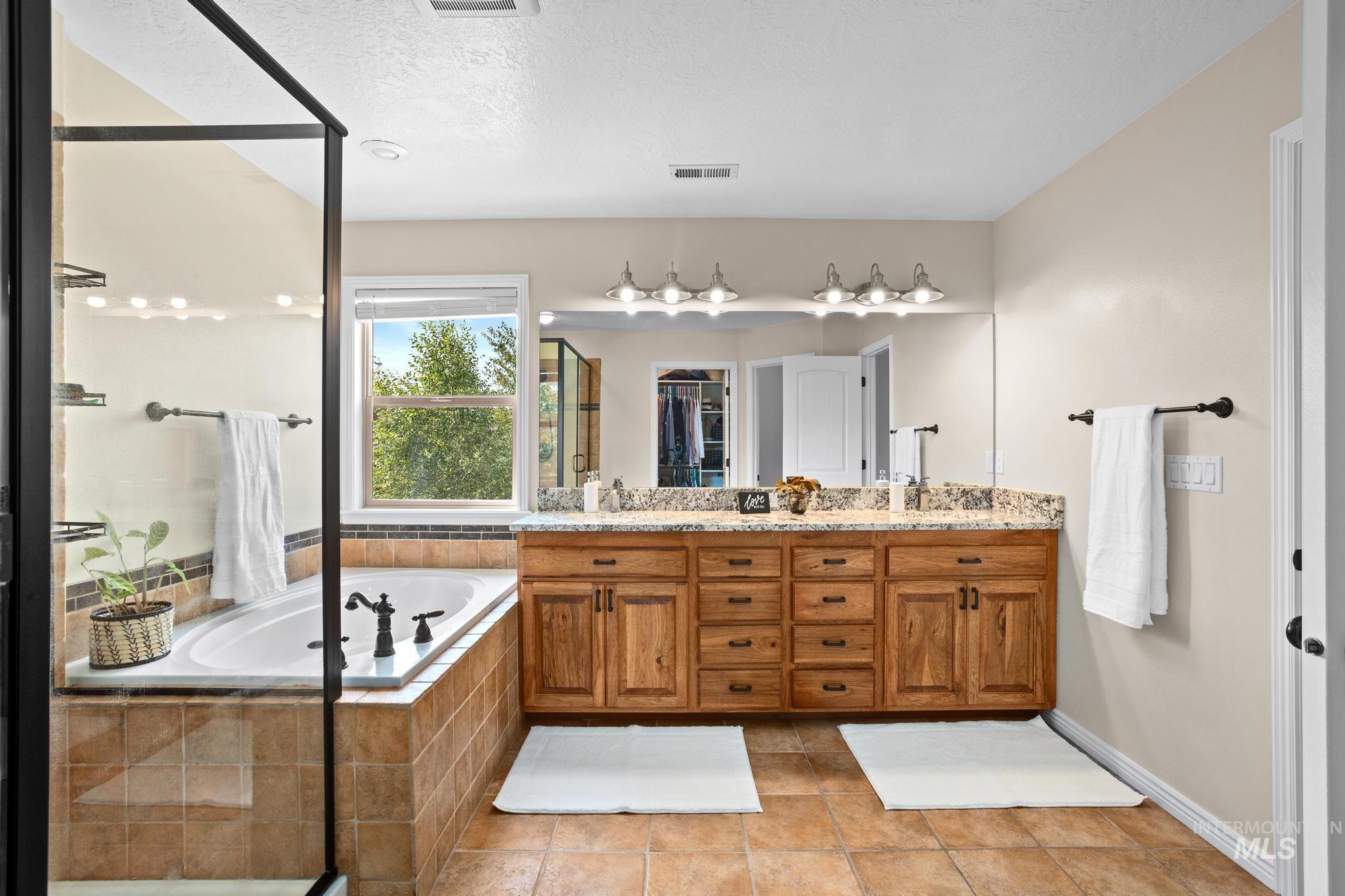4191 N Heritage Woods Way, Meridian, Idaho 83646, 4 Bedrooms, 3 Bathrooms, Residential For Sale, Price $749,990, 98997197