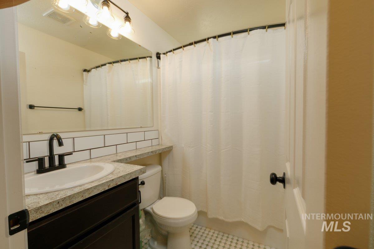 2138 N Mauve, Kuna, Idaho 83634, 3 Bedrooms, 2 Bathrooms, Residential For Sale, Price $468,000, 98997199