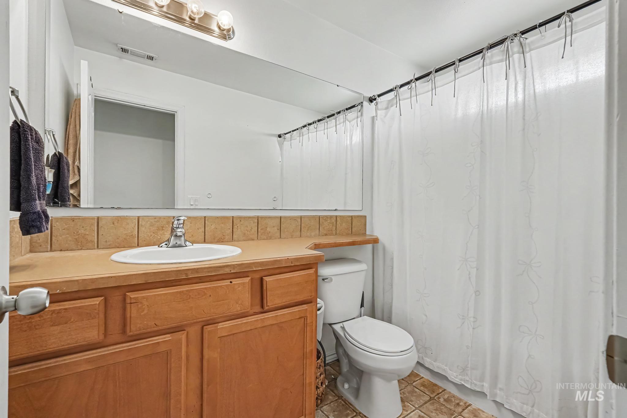 18334 Admiral Way, Nampa, Idaho 83687, 3 Bedrooms, 2.5 Bathrooms, Residential For Sale, Price $399,000,MLS 98997201