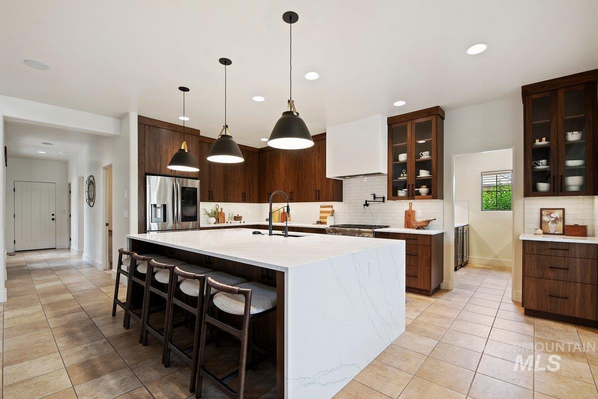 966 W Watersford, Eagle, Idaho 83616, 4 Bedrooms, 3.5 Bathrooms, Residential For Sale, Price $1,764,000, 98997204