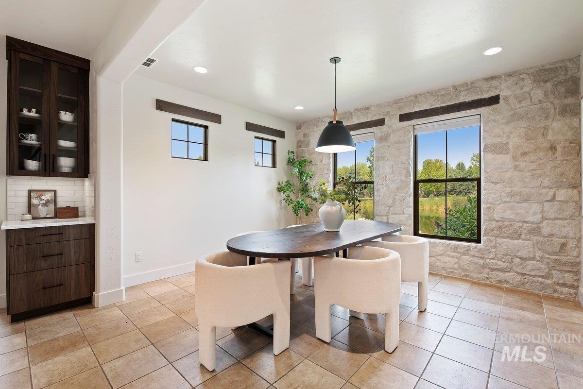 966 W Watersford, Eagle, Idaho 83616, 4 Bedrooms, 3.5 Bathrooms, Residential For Sale, Price $1,764,000, 98997204