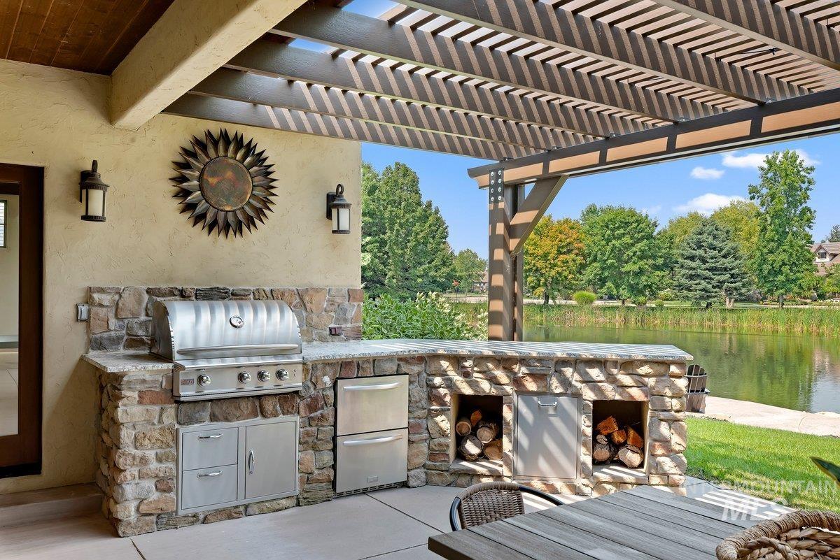 966 W Watersford, Eagle, Idaho 83616, 4 Bedrooms, 3.5 Bathrooms, Residential For Sale, Price $1,764,000, 98997204