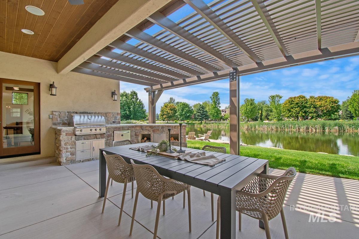 966 W Watersford, Eagle, Idaho 83616, 4 Bedrooms, 3.5 Bathrooms, Residential For Sale, Price $1,764,000, 98997204
