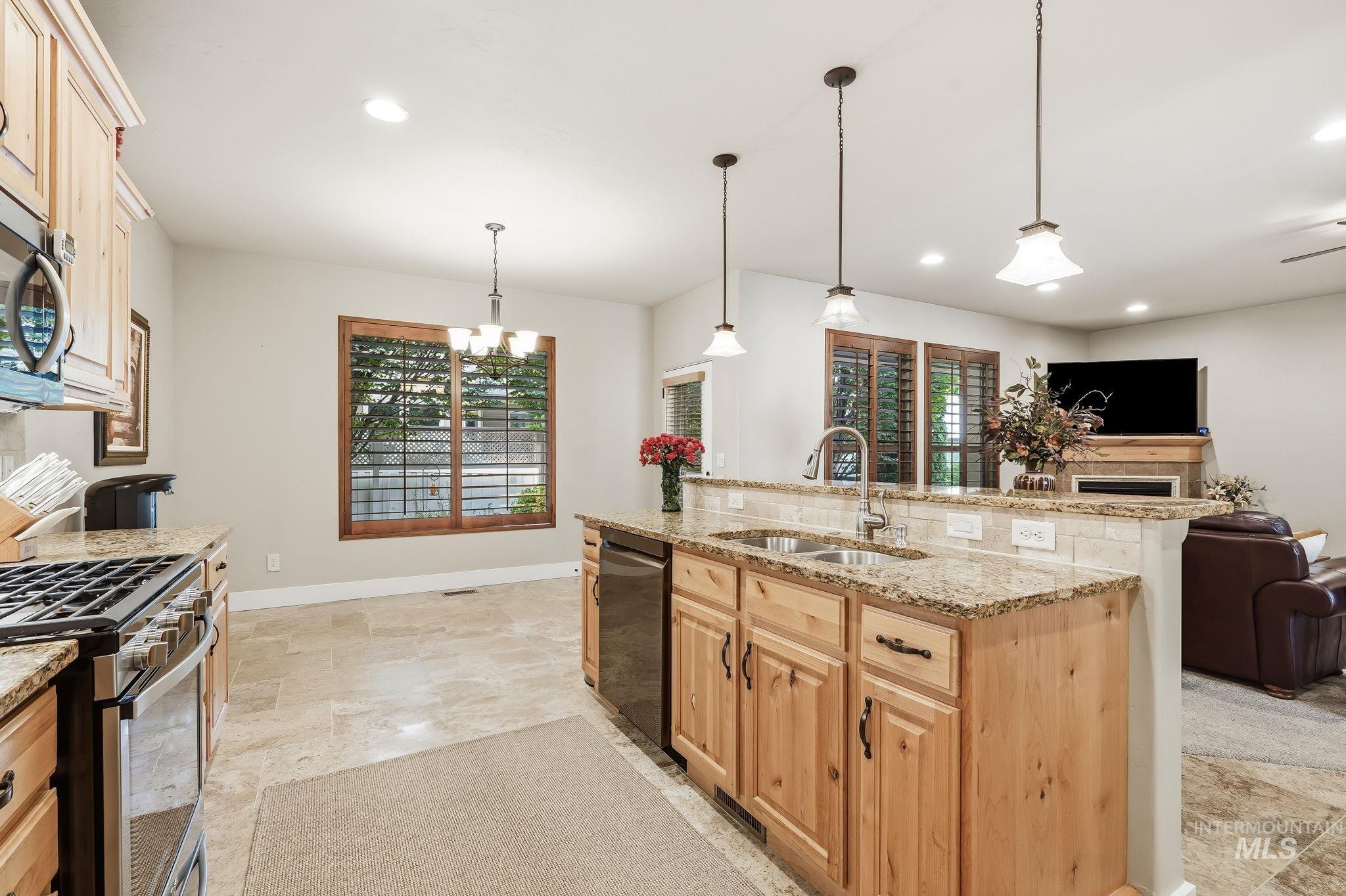 275 W Fortini St, Meridian, Idaho 83642, 4 Bedrooms, 2 Bathrooms, Residential For Sale, Price $699,900, 98997208