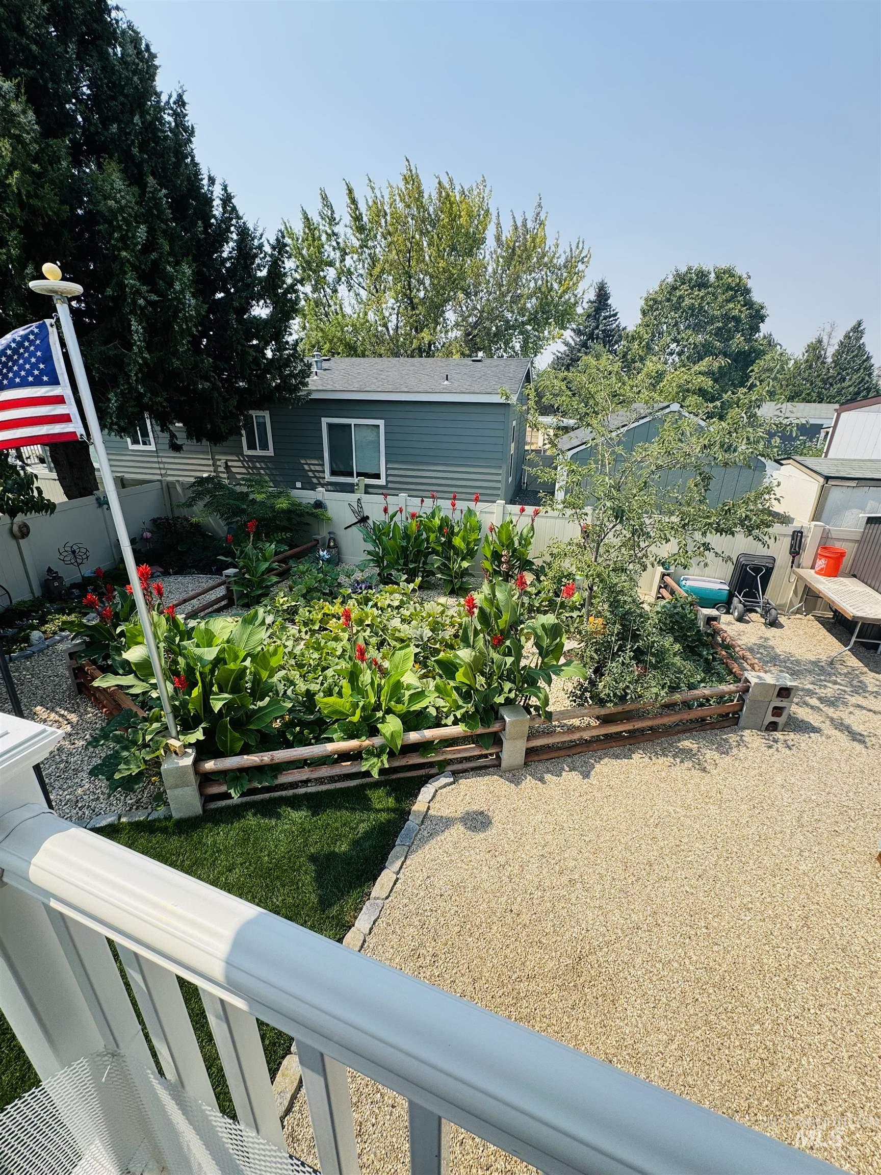 8225 Blue Ridge Ln, Boise, Idaho 83716, 3 Bedrooms, 2 Bathrooms, Residential For Sale, Price $225,000, 98997211