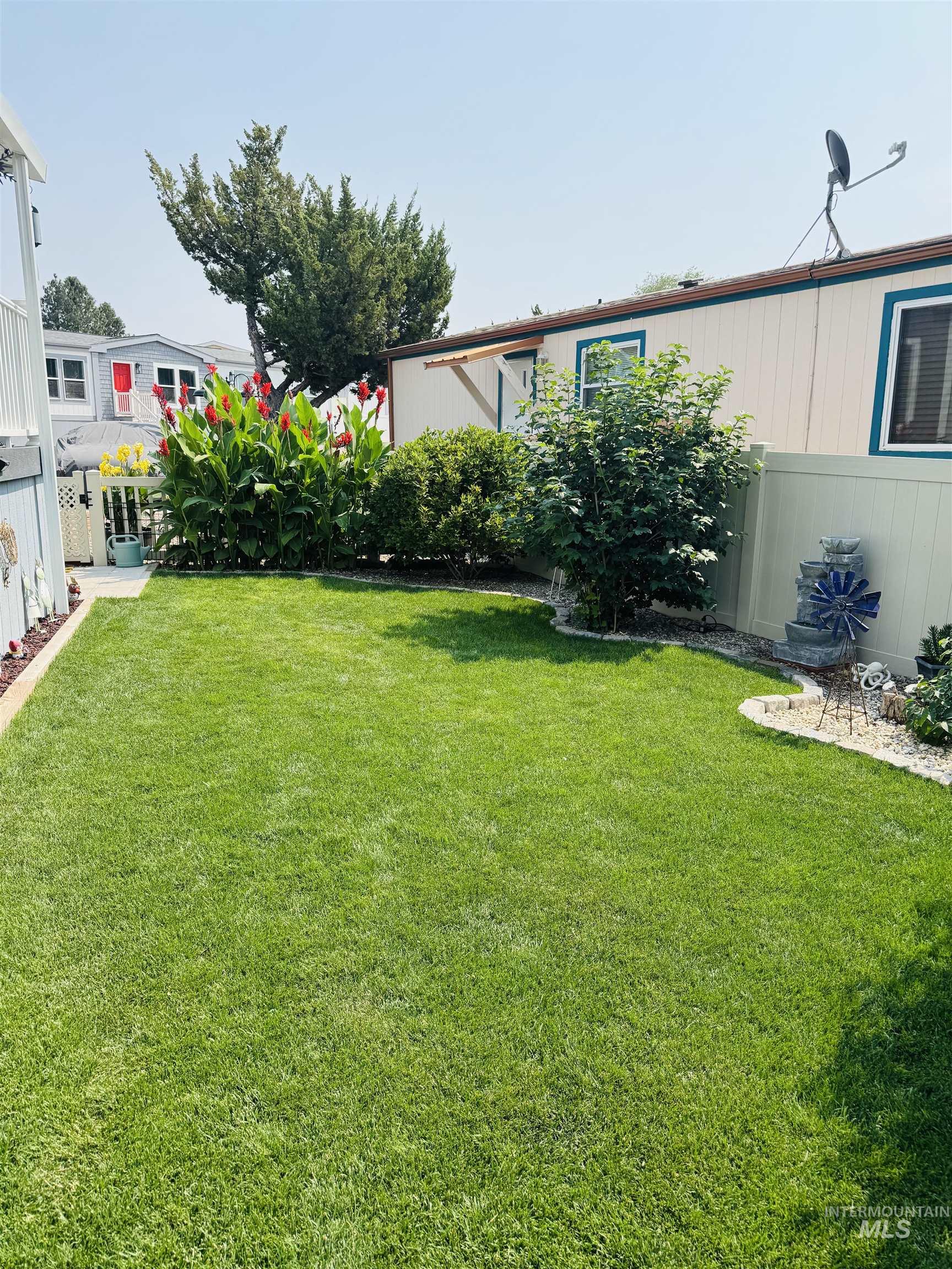 8225 Blue Ridge Ln, Boise, Idaho 83716, 3 Bedrooms, 2 Bathrooms, Residential For Sale, Price $225,000, 98997211