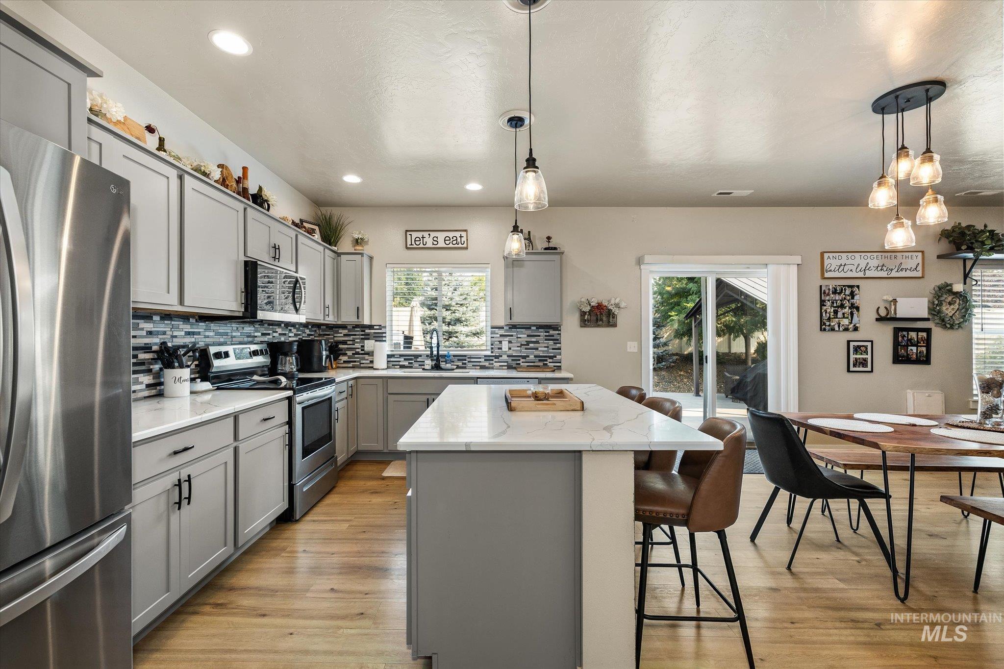 3218 S Veneto Pl, Meridian, Idaho 83642, 4 Bedrooms, 2.5 Bathrooms, Residential For Sale, Price $610,000,MLS 98997212