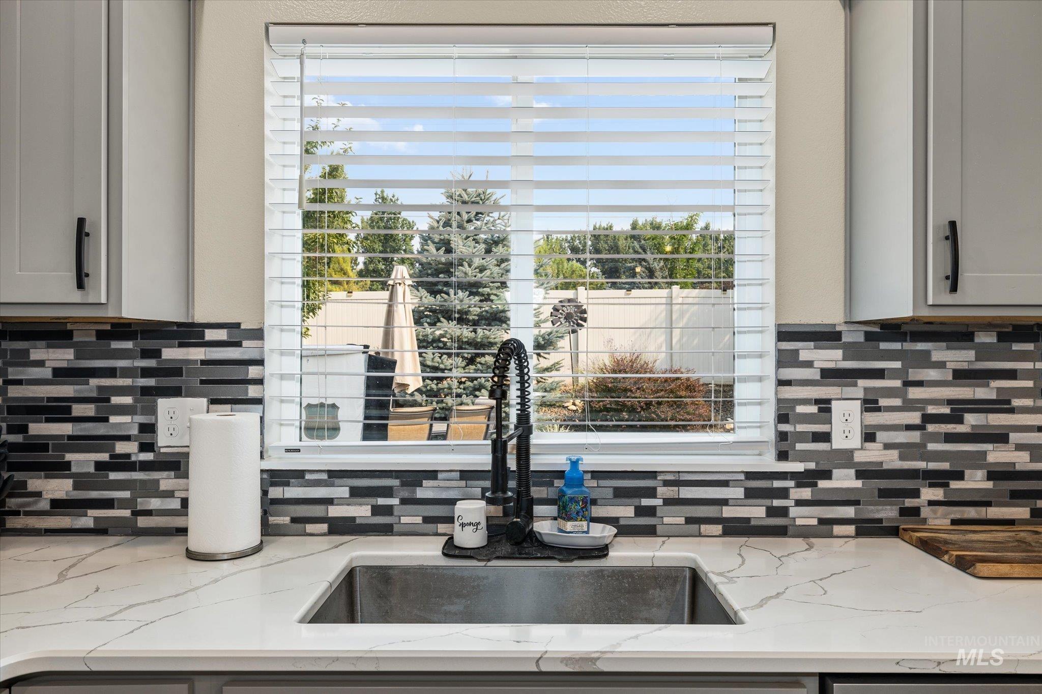 3218 S Veneto Pl, Meridian, Idaho 83642, 4 Bedrooms, 2.5 Bathrooms, Residential For Sale, Price $610,000,MLS 98997212
