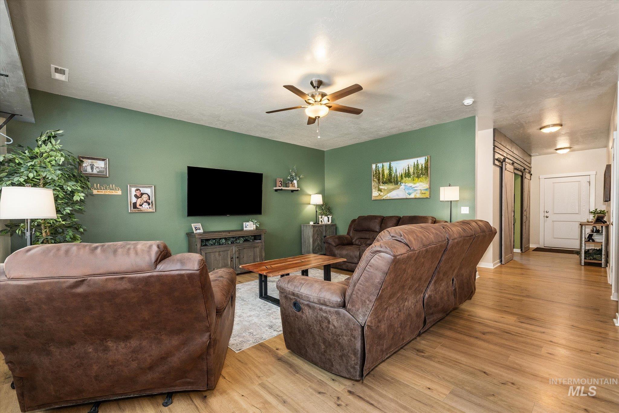 3218 S Veneto Pl, Meridian, Idaho 83642, 4 Bedrooms, 2.5 Bathrooms, Residential For Sale, Price $610,000,MLS 98997212