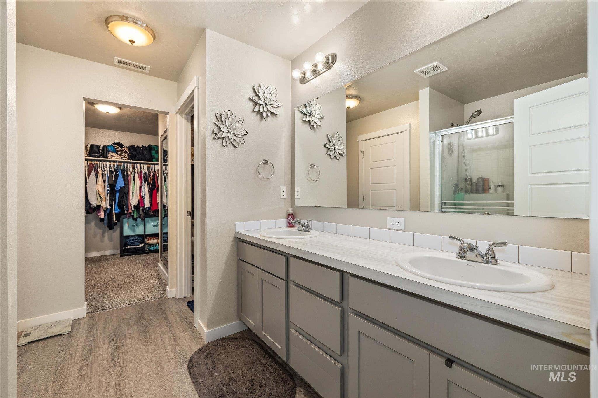 3218 S Veneto Pl, Meridian, Idaho 83642, 4 Bedrooms, 2.5 Bathrooms, Residential For Sale, Price $610,000,MLS 98997212