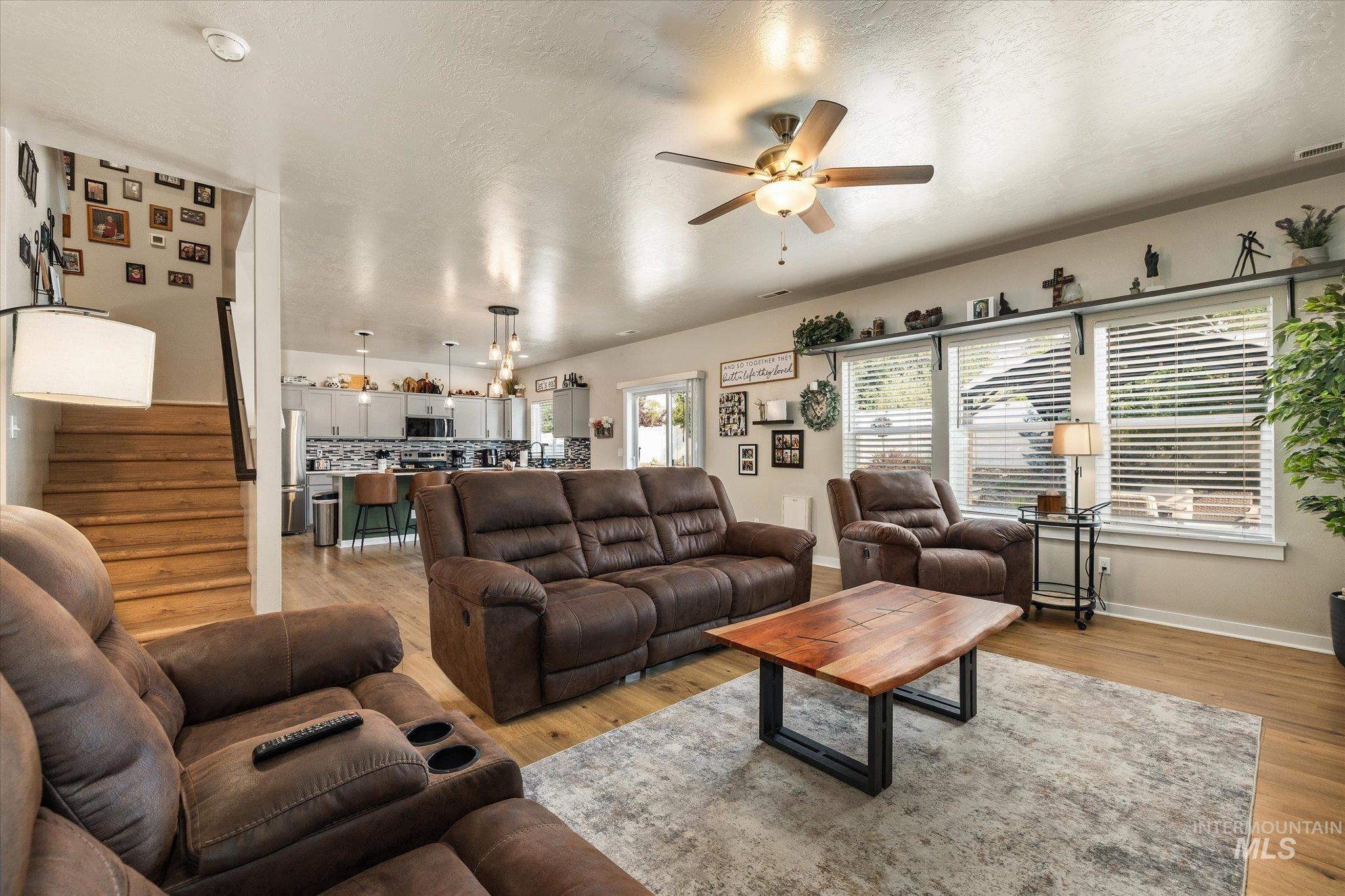 3218 S Veneto Pl, Meridian, Idaho 83642, 4 Bedrooms, 2.5 Bathrooms, Residential For Sale, Price $610,000,MLS 98997212