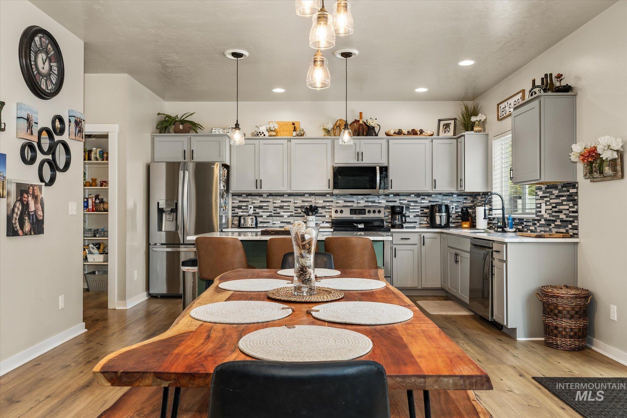 3218 S Veneto Pl, Meridian, Idaho 83642, 4 Bedrooms, 2.5 Bathrooms, Residential For Sale, Price $600,000,MLS 98997212
