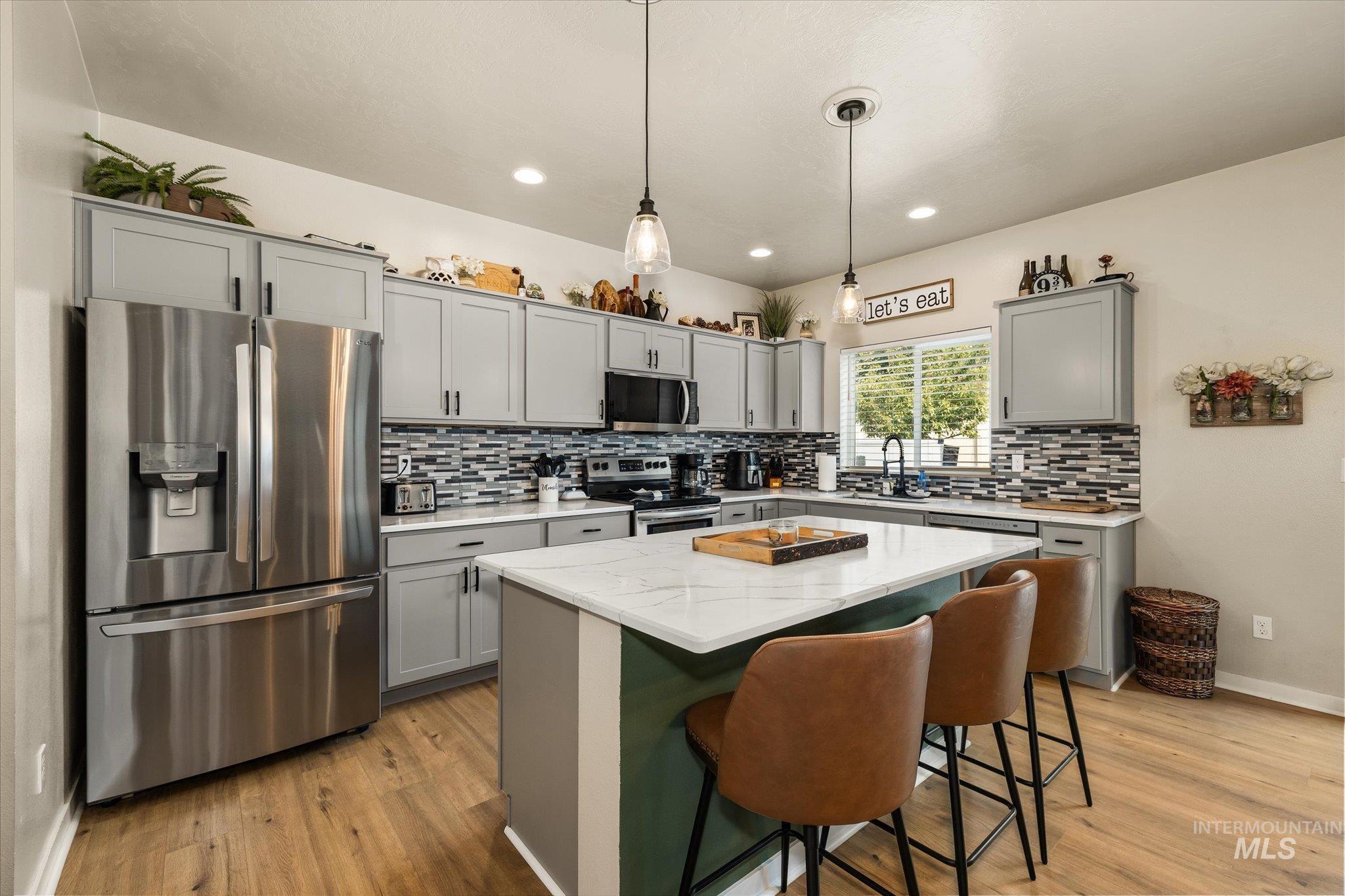 3218 S Veneto Pl, Meridian, Idaho 83642, 4 Bedrooms, 2.5 Bathrooms, Residential For Sale, Price $610,000,MLS 98997212
