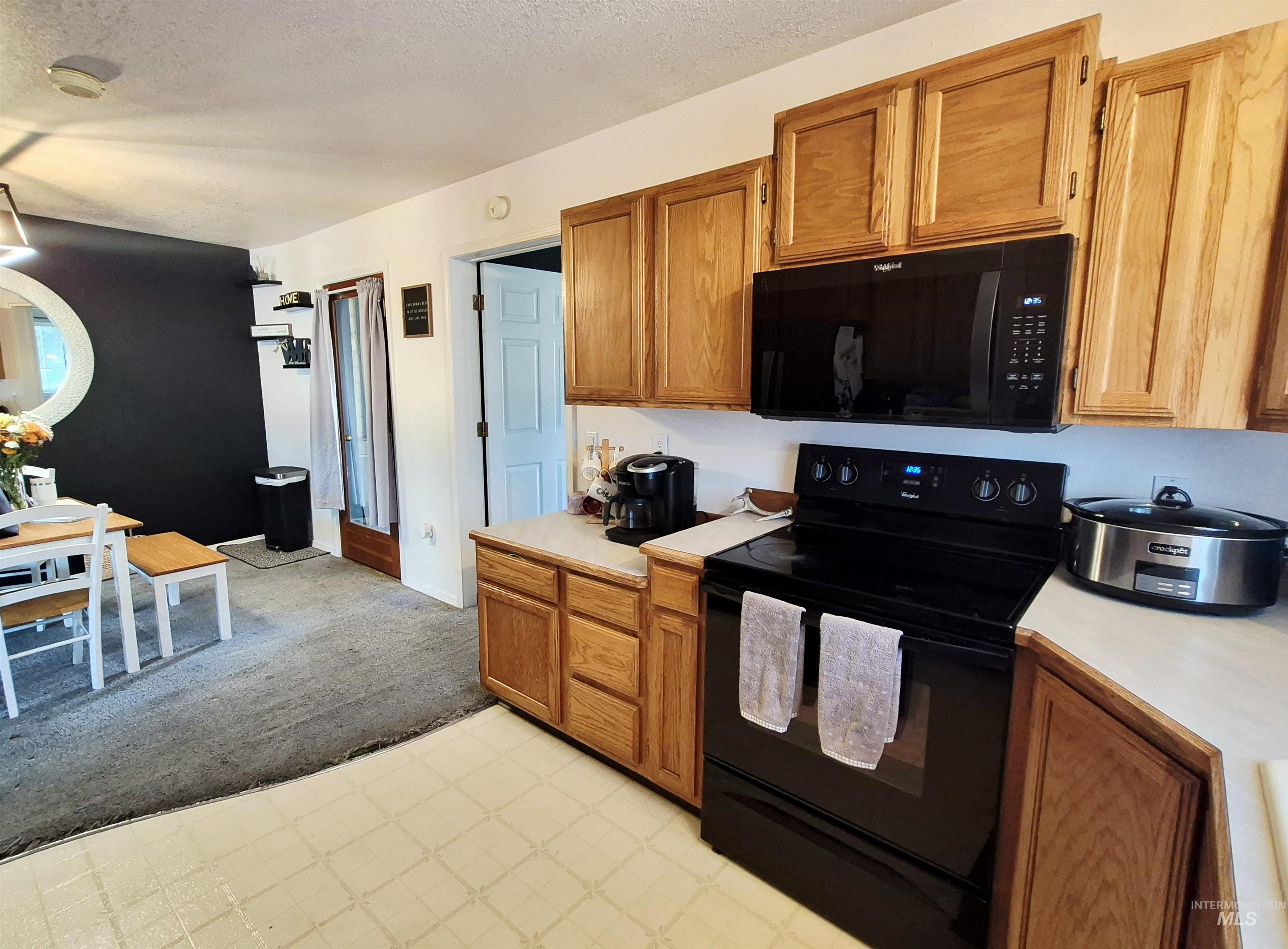 3971 W Sugar Creek Dr, Meridian, Idaho 83646, 3 Bedrooms, 2 Bathrooms, Residential For Sale, Price $399,900,MLS 98997215