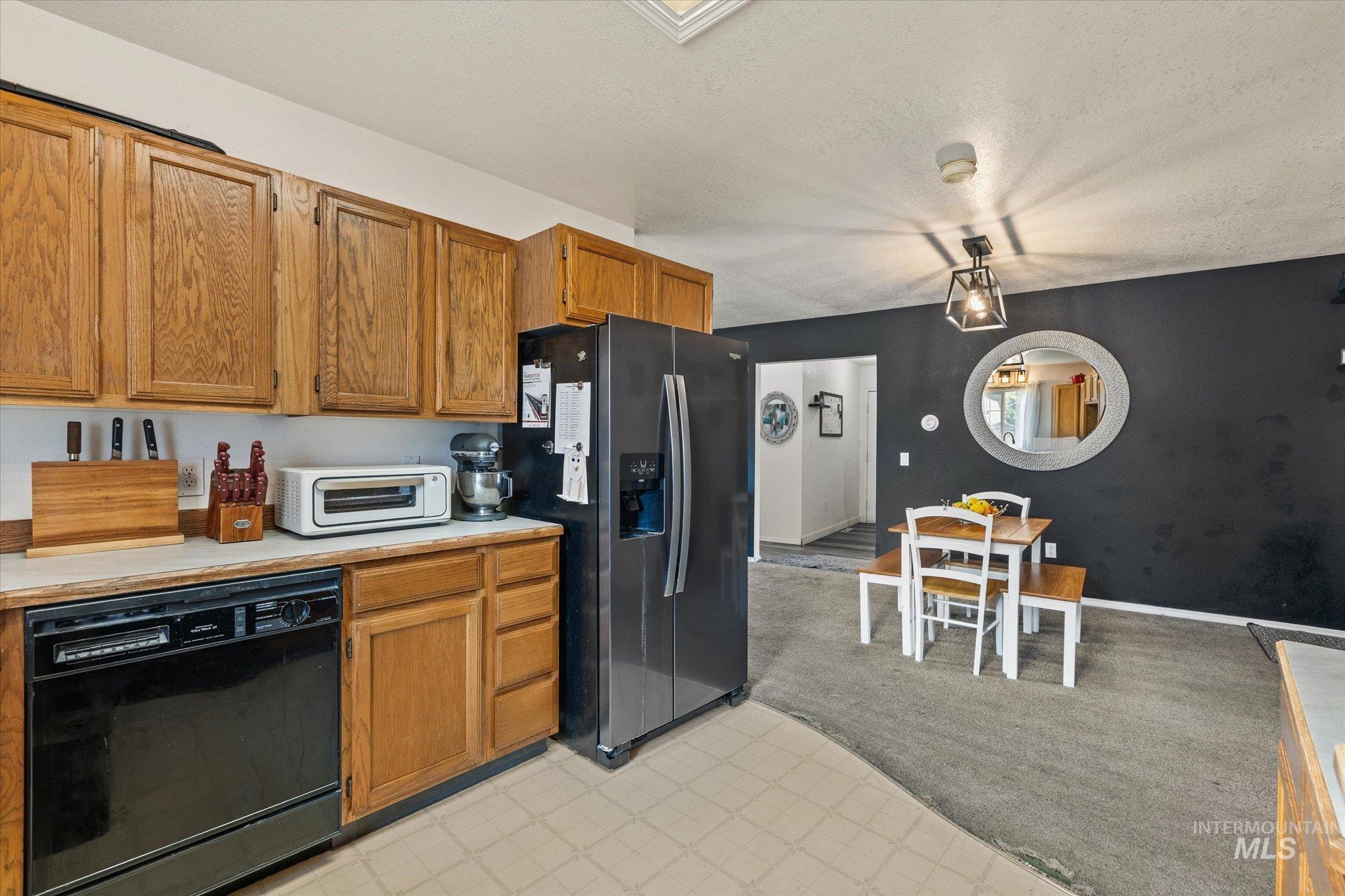 3971 W Sugar Creek Dr, Meridian, Idaho 83646, 3 Bedrooms, 2 Bathrooms, Residential For Sale, Price $415,500, 98997215