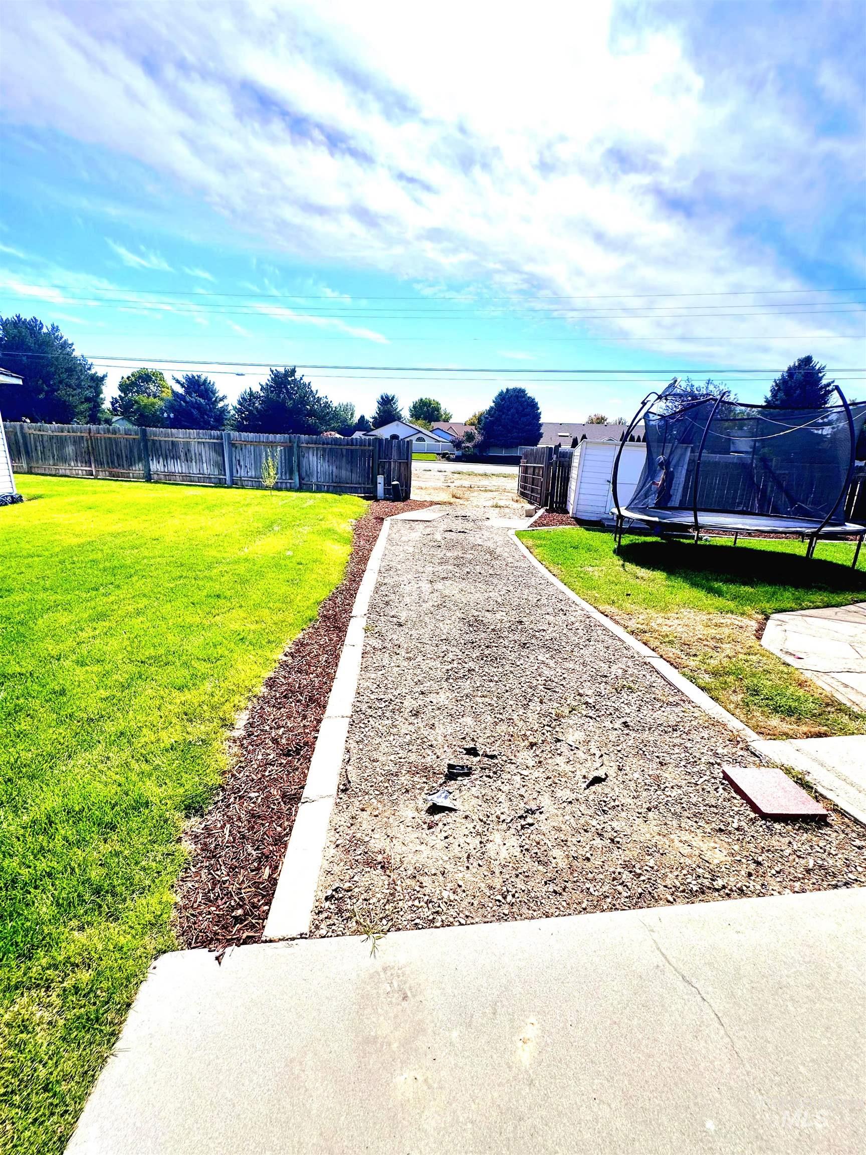 3971 W Sugar Creek Dr, Meridian, Idaho 83646, 3 Bedrooms, 2 Bathrooms, Residential For Sale, Price $399,900,MLS 98997215