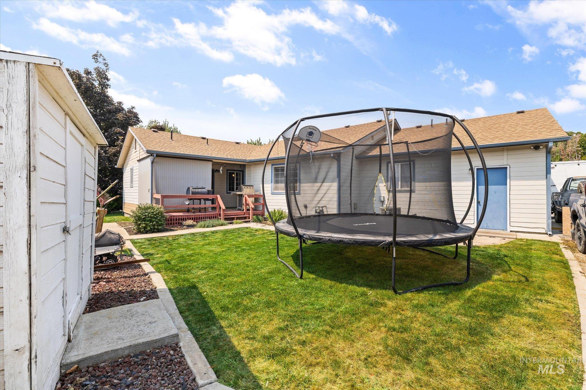 3971 W Sugar Creek Dr, Meridian, Idaho 83646, 3 Bedrooms, 2 Bathrooms, Residential For Sale, Price $415,500, 98997215