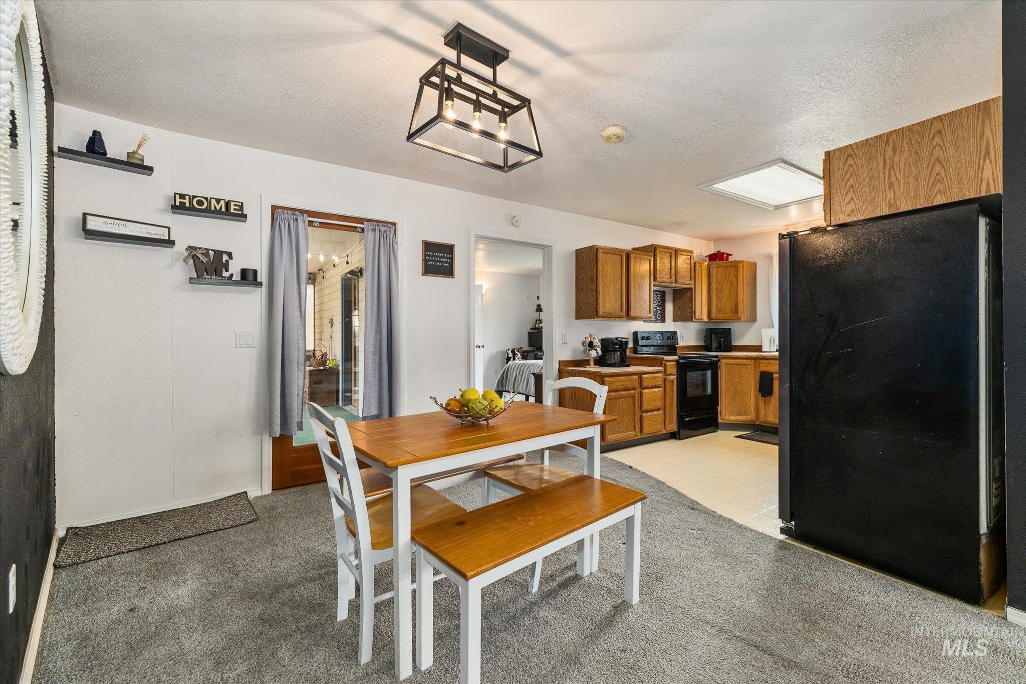 3971 W Sugar Creek Dr, Meridian, Idaho 83646, 3 Bedrooms, 2 Bathrooms, Residential For Sale, Price $415,500, 98997215
