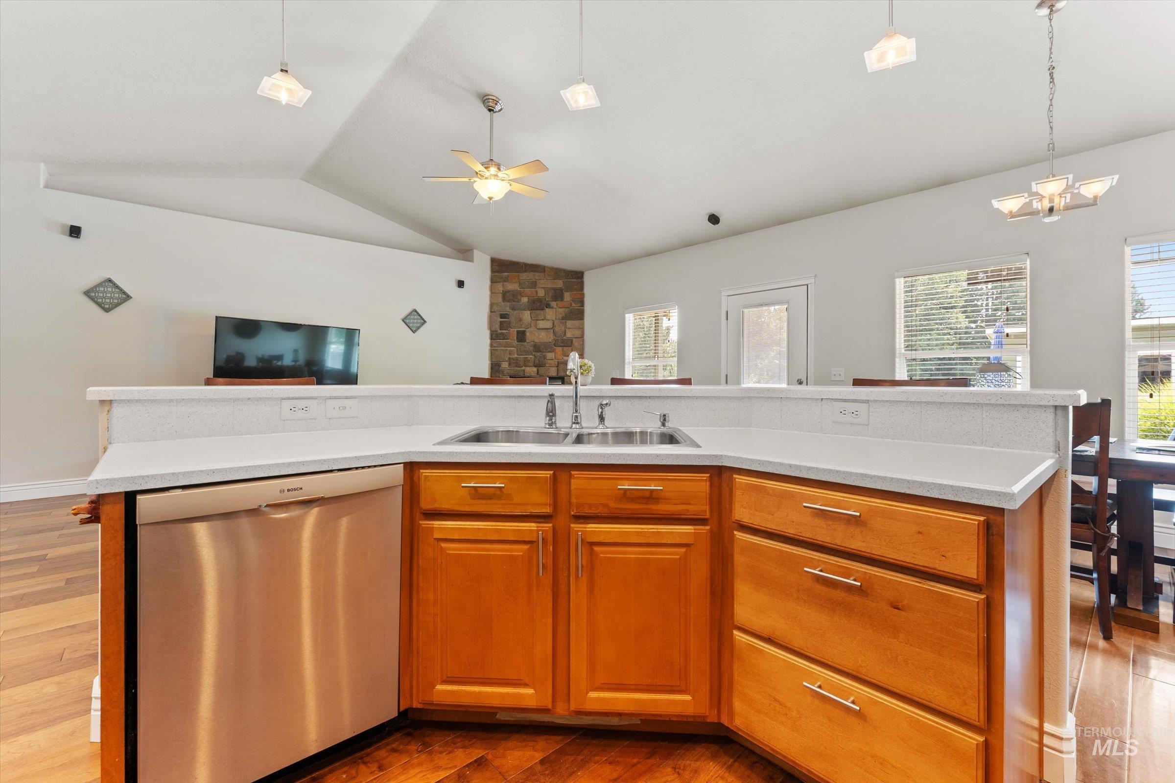 8987 New Castle Dr, Middleton, Idaho 83644, 4 Bedrooms, 2.5 Bathrooms, Residential For Sale, Price $1,014,000, 98997216