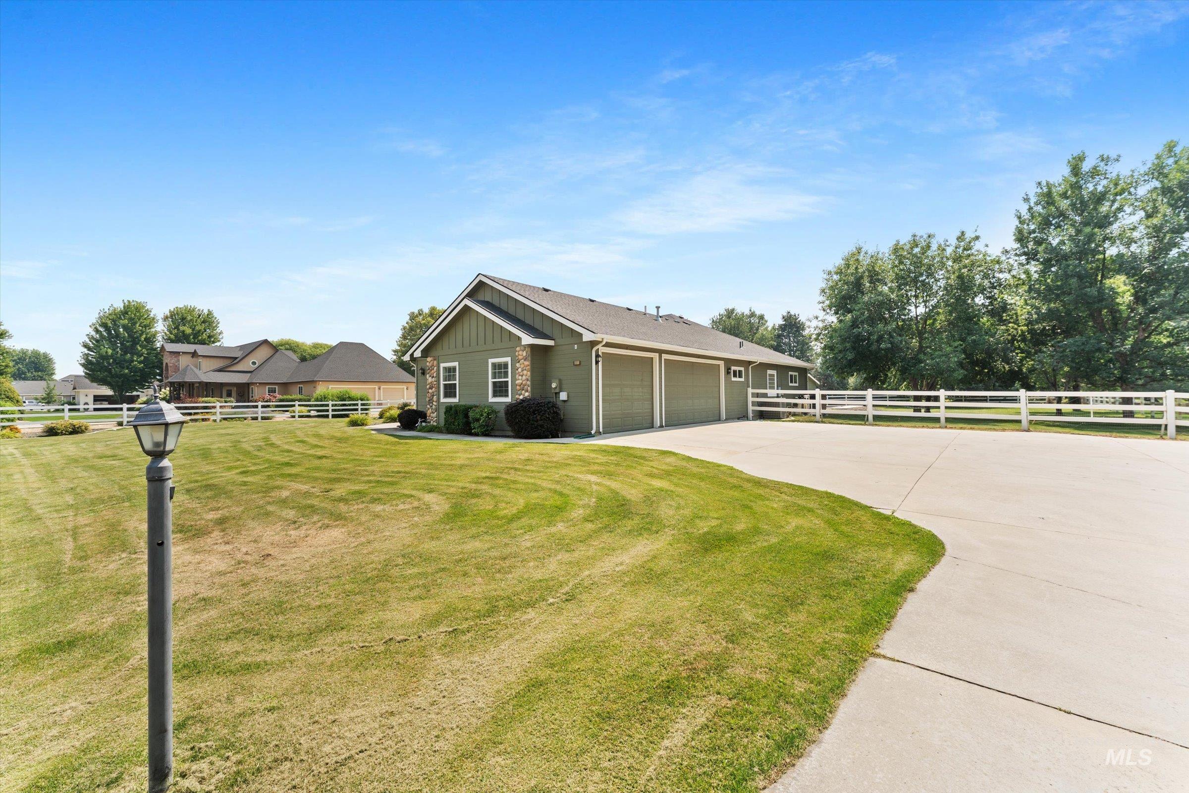 8987 New Castle Dr, Middleton, Idaho 83644, 4 Bedrooms, 2.5 Bathrooms, Residential For Sale, Price $1,014,000, 98997216