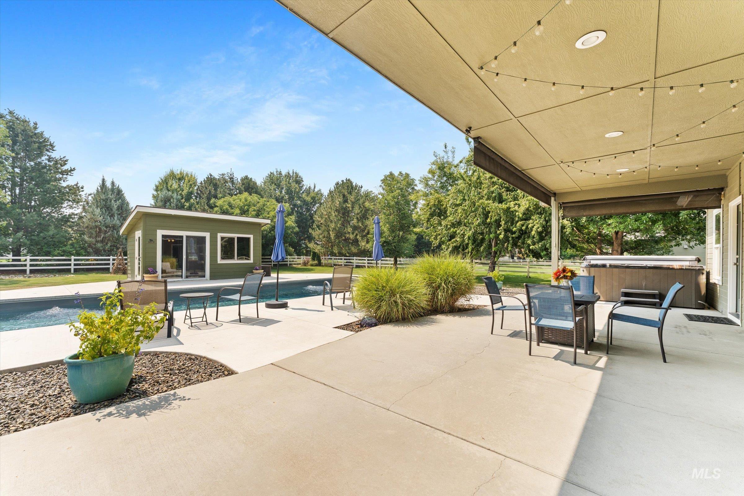 8987 New Castle Dr, Middleton, Idaho 83644, 4 Bedrooms, 2.5 Bathrooms, Residential For Sale, Price $1,009,000,MLS 98997216