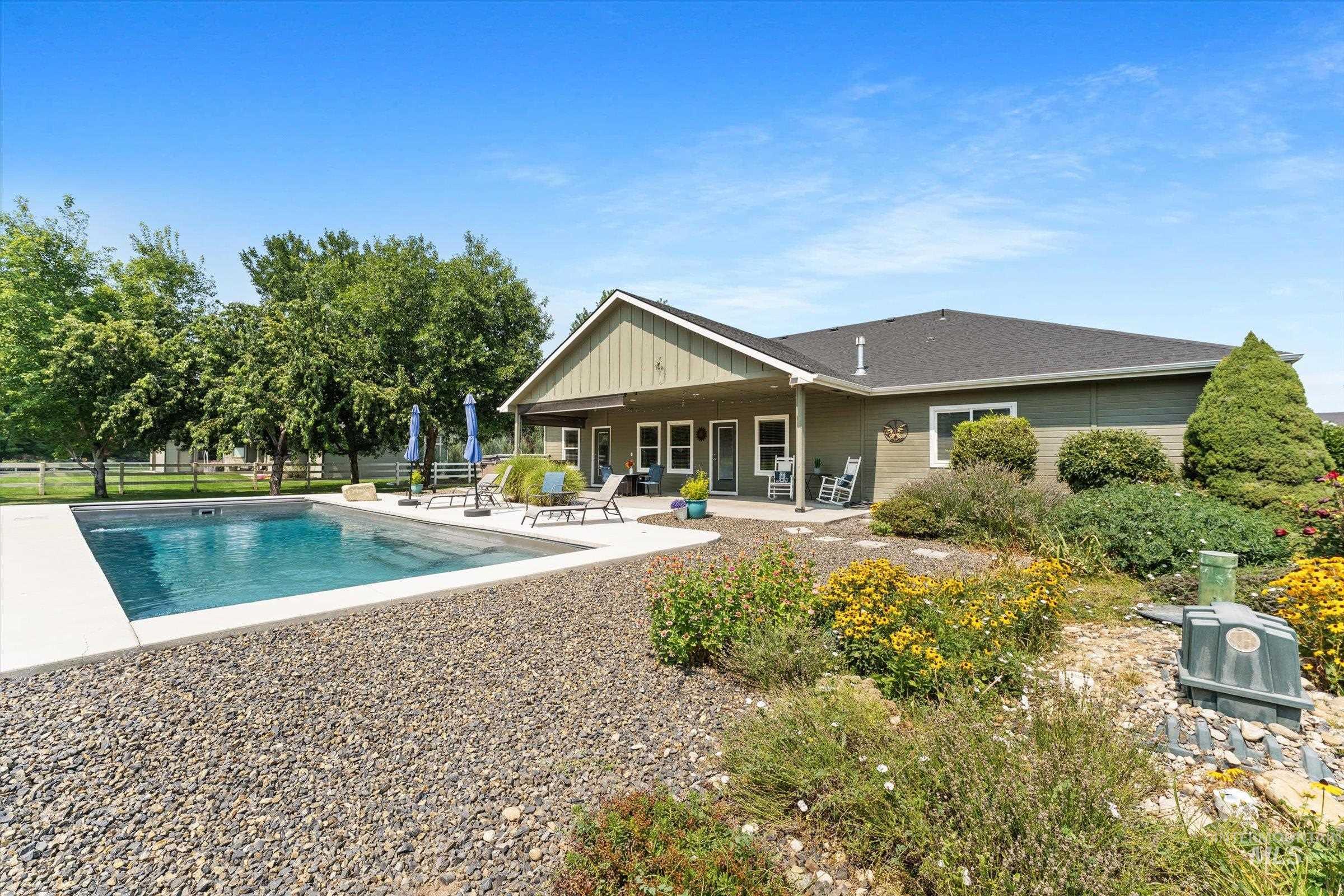 8987 New Castle Dr, Middleton, Idaho 83644, 4 Bedrooms, 2.5 Bathrooms, Residential For Sale, Price $1,009,000,MLS 98997216