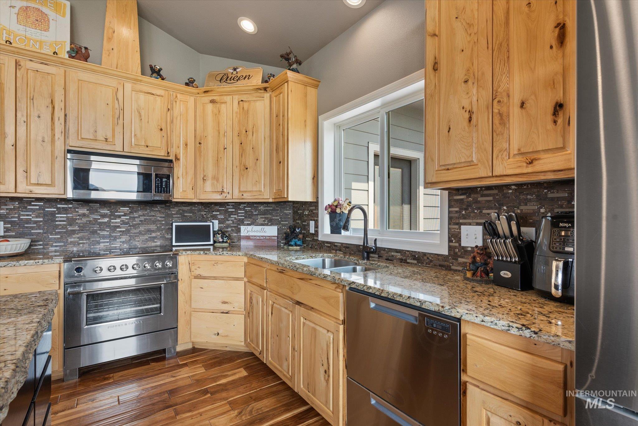 38789 Old Hwy 30, Baker City, Oregon 97814, 3 Bedrooms, 2.5 Bathrooms, Residential For Sale, Price $1,265,000, 98997217