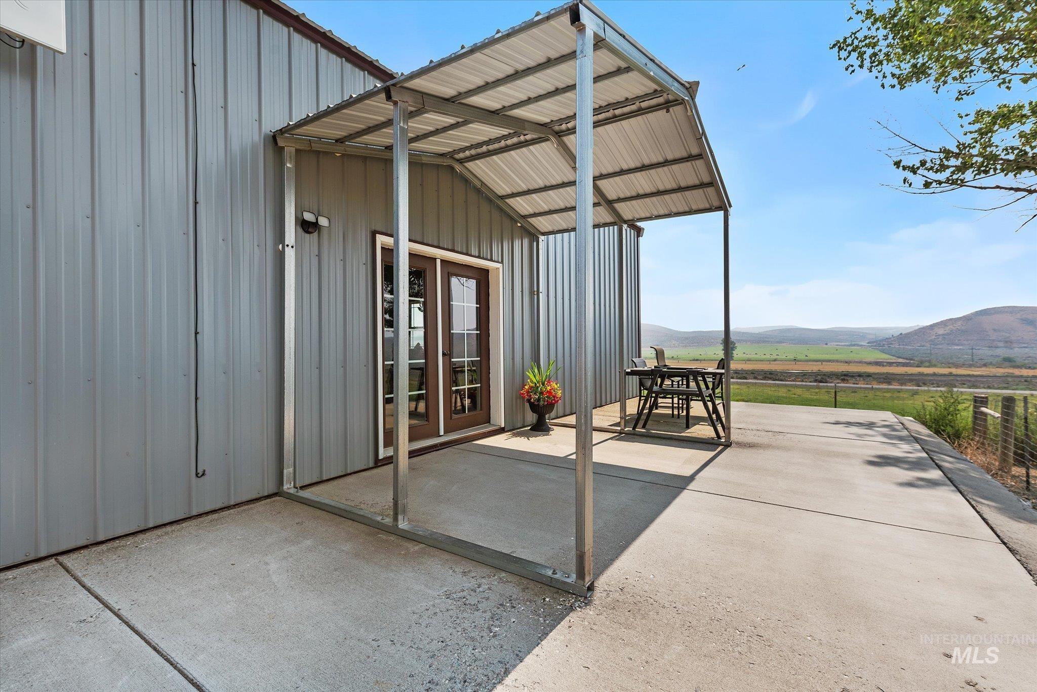 38789 Old Hwy 30, Baker City, Oregon 97814, 3 Bedrooms, 2.5 Bathrooms, Residential For Sale, Price $1,265,000, 98997217