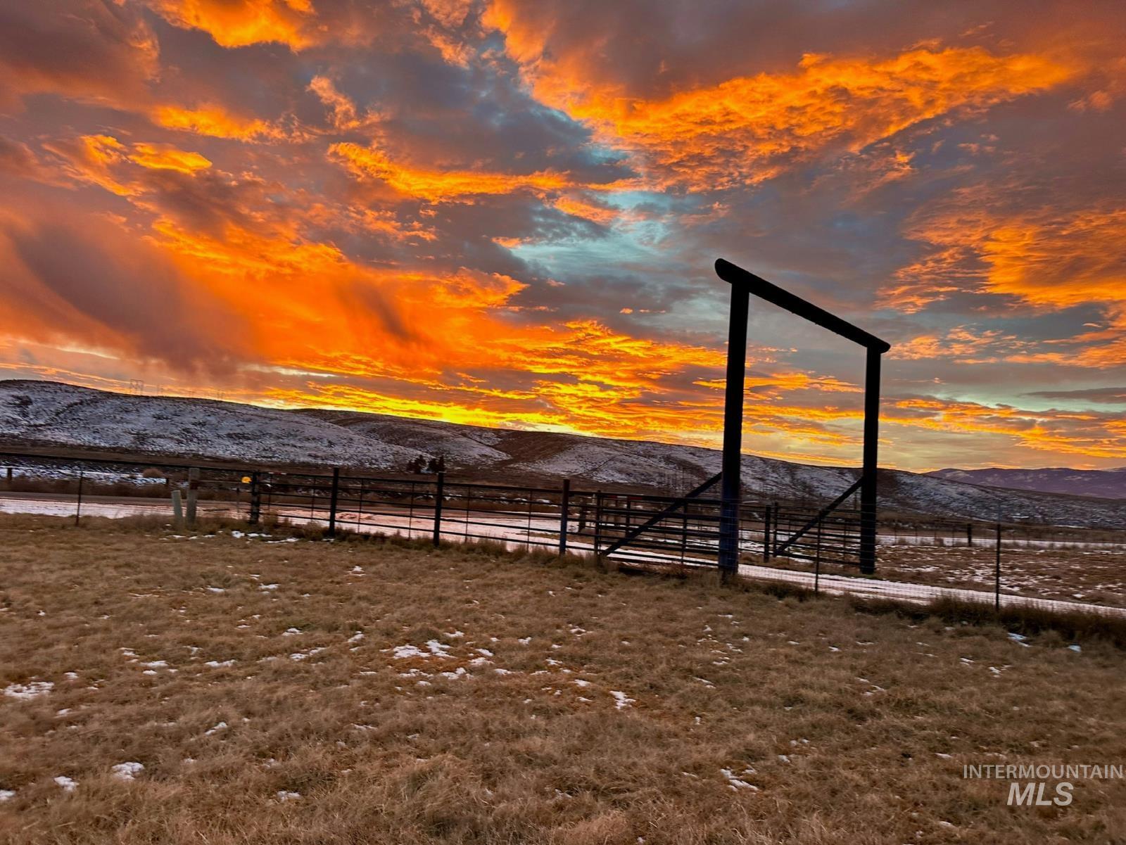38789 Old Hwy 30, Baker City, Oregon 97814, 3 Bedrooms, 2.5 Bathrooms, Residential For Sale, Price $1,265,000, 98997217