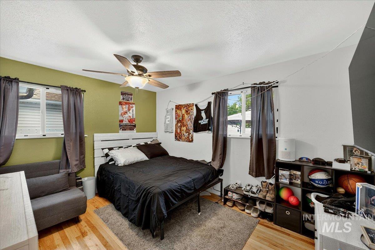 1220 E Amity Ave, Nampa, Idaho 83686, 5 Bedrooms, 2 Bathrooms, Residential For Sale, Price $459,999, 98997221