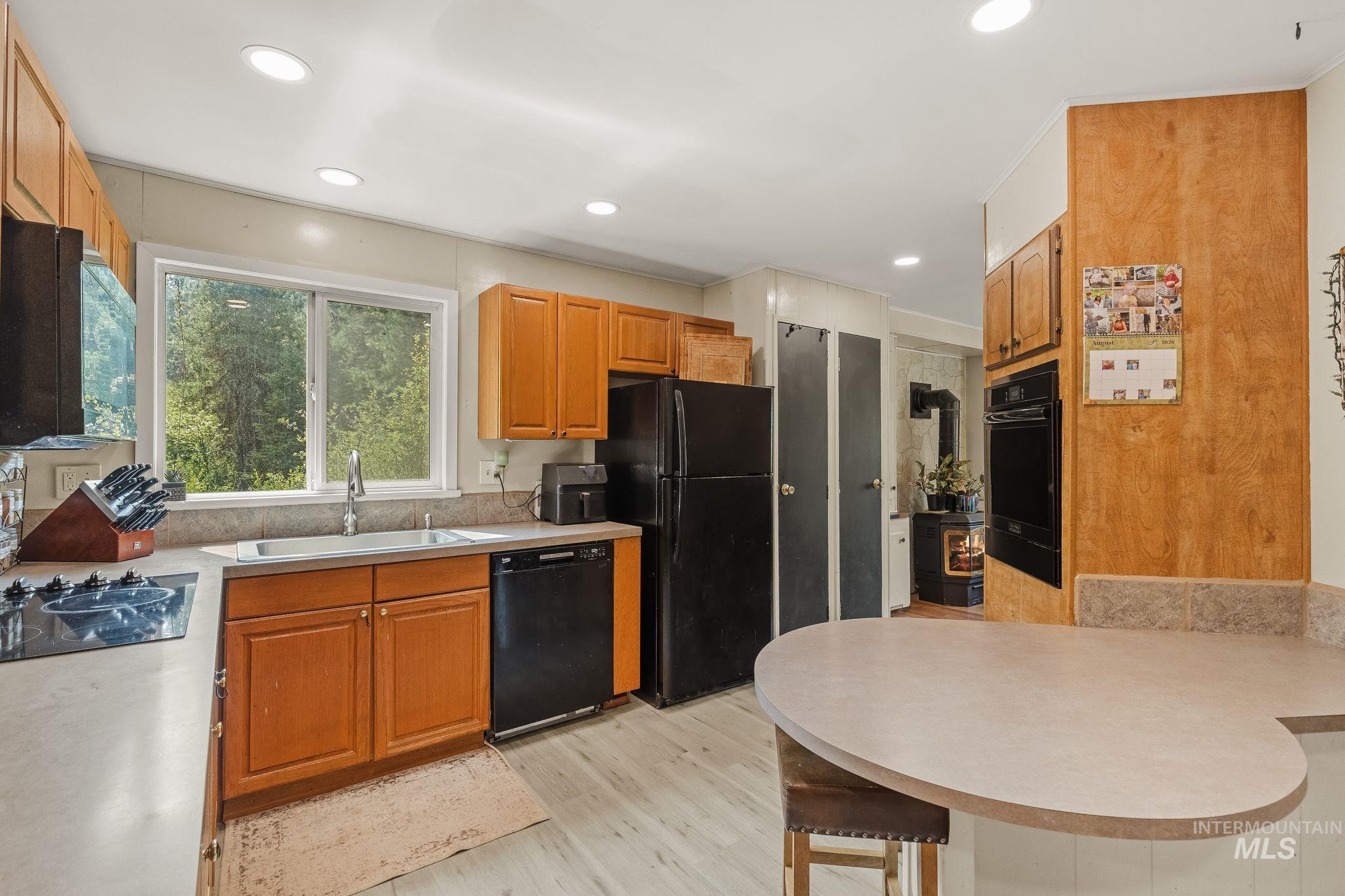 304 1st Ave, Deary, Idaho 83823, 3 Bedrooms, 2 Bathrooms, Residential For Sale, Price $325,000, 98997222