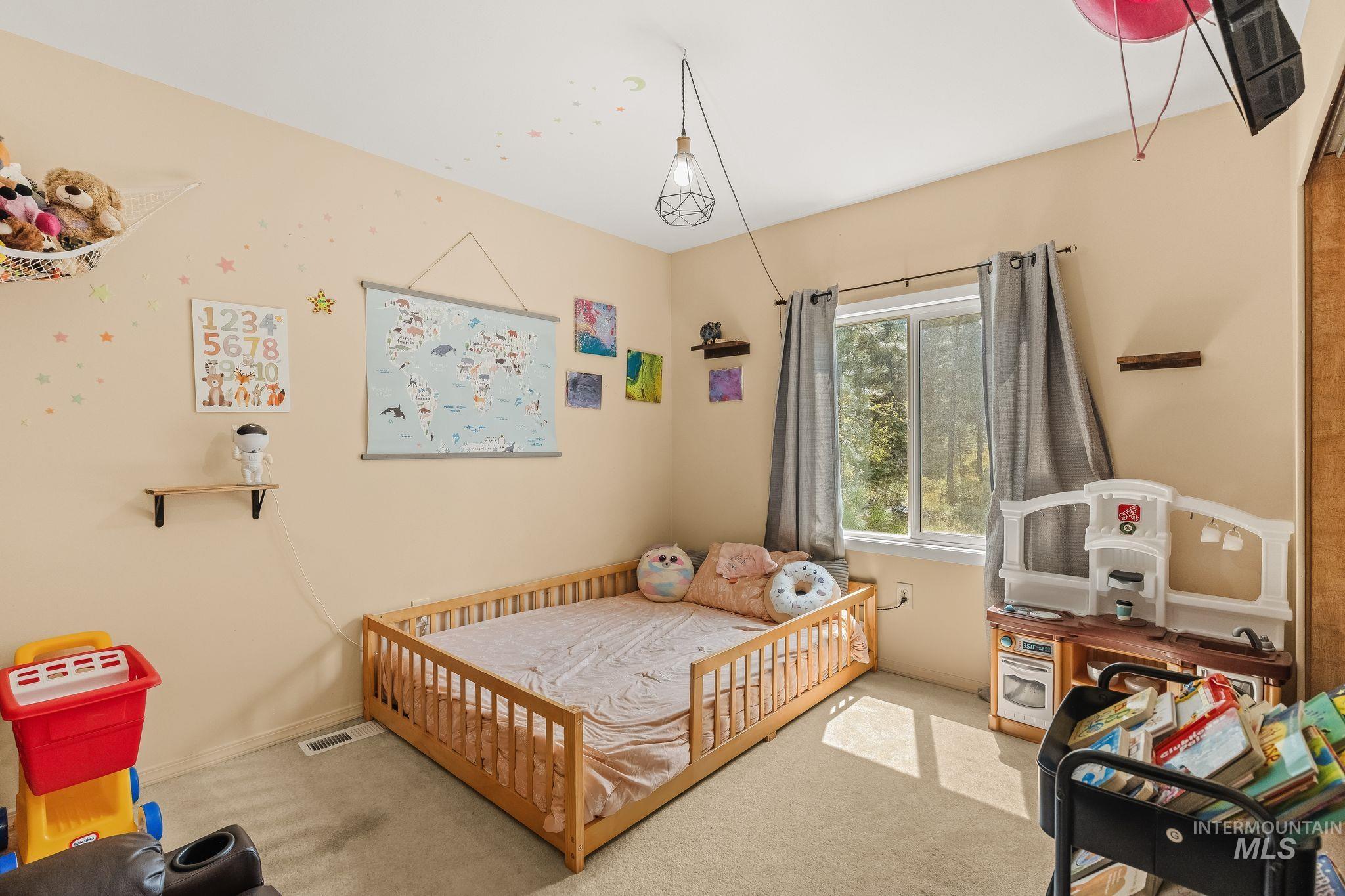 304 1st Ave, Deary, Idaho 83823, 3 Bedrooms, 2 Bathrooms, Residential For Sale, Price $325,000, 98997222