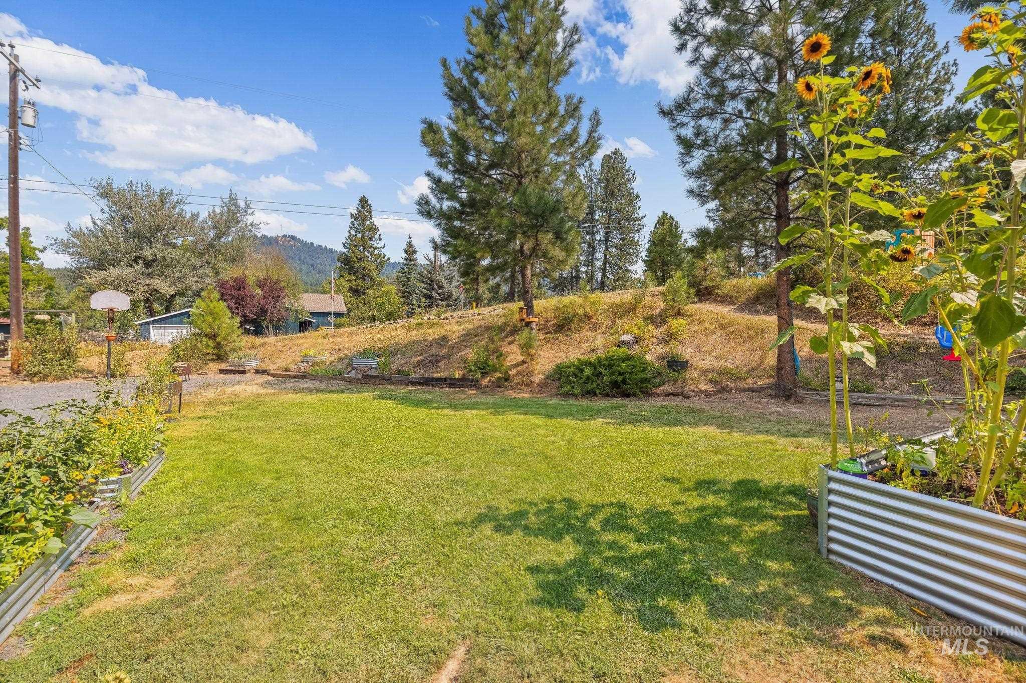304 1st Ave, Deary, Idaho 83823, 3 Bedrooms, 2 Bathrooms, Residential For Sale, Price $325,000, 98997222