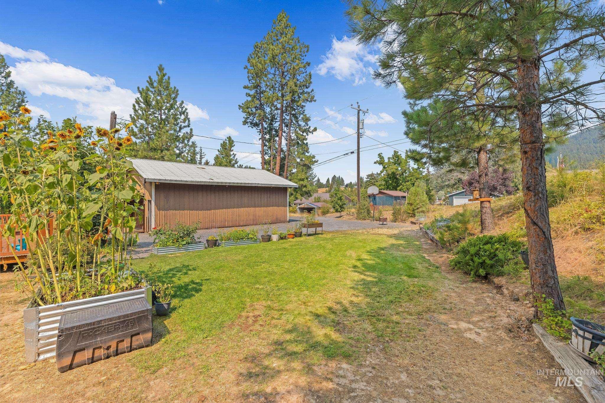 304 1st Ave, Deary, Idaho 83823, 3 Bedrooms, 2 Bathrooms, Residential For Sale, Price $325,000, 98997222