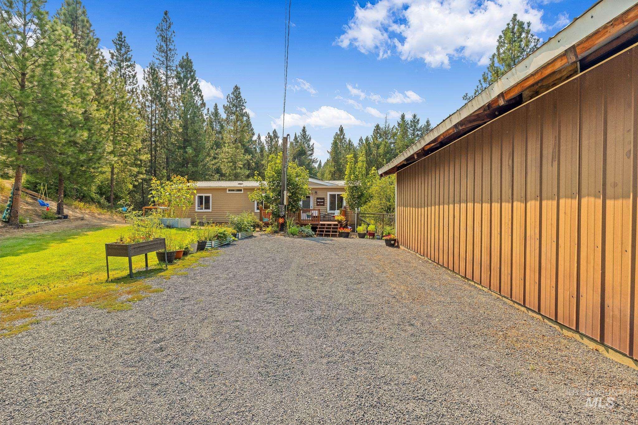304 1st Ave, Deary, Idaho 83823, 3 Bedrooms, 2 Bathrooms, Residential For Sale, Price $325,000, 98997222