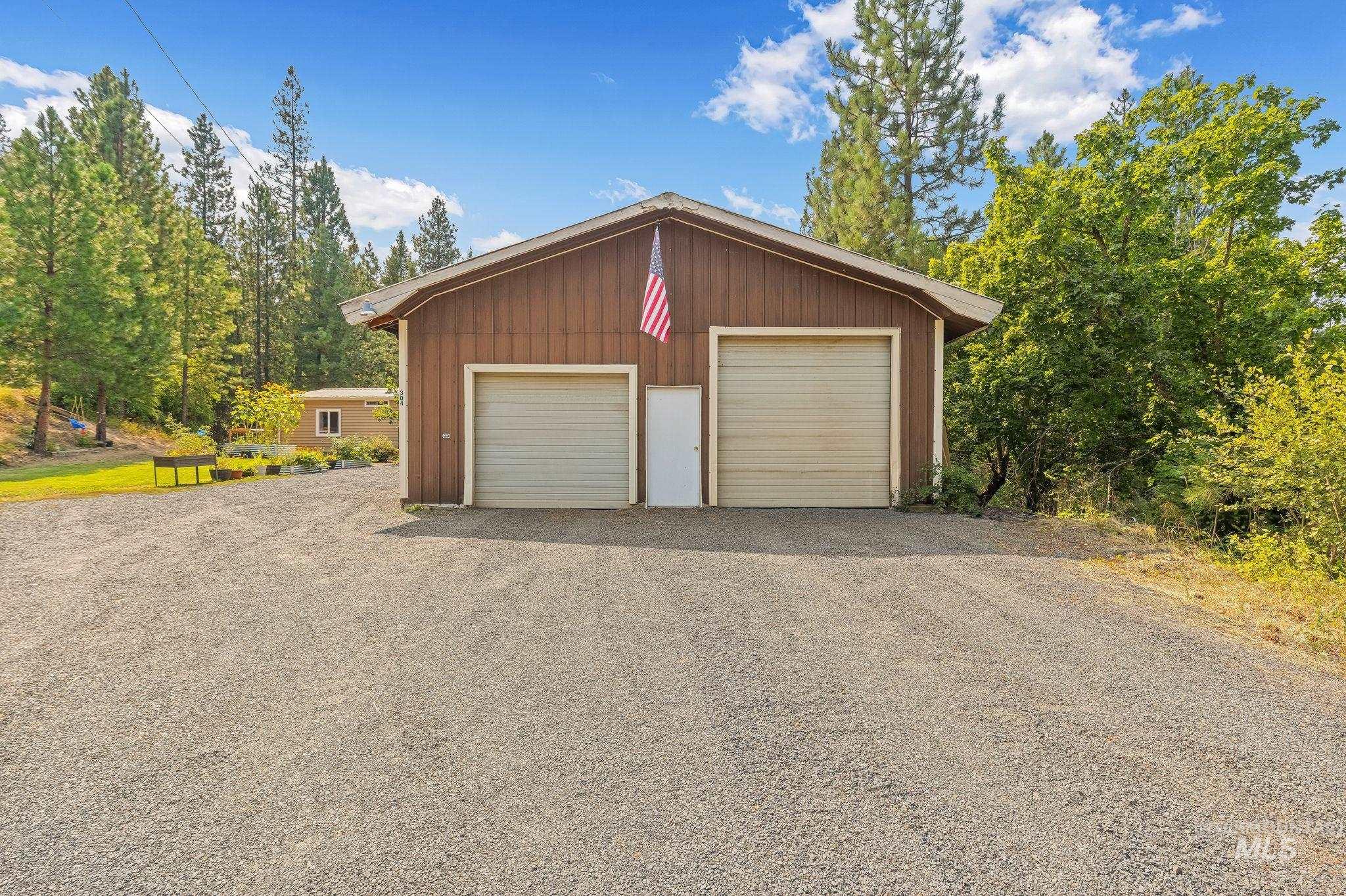 304 1st Ave, Deary, Idaho 83823, 3 Bedrooms, 2 Bathrooms, Residential For Sale, Price $325,000, 98997222