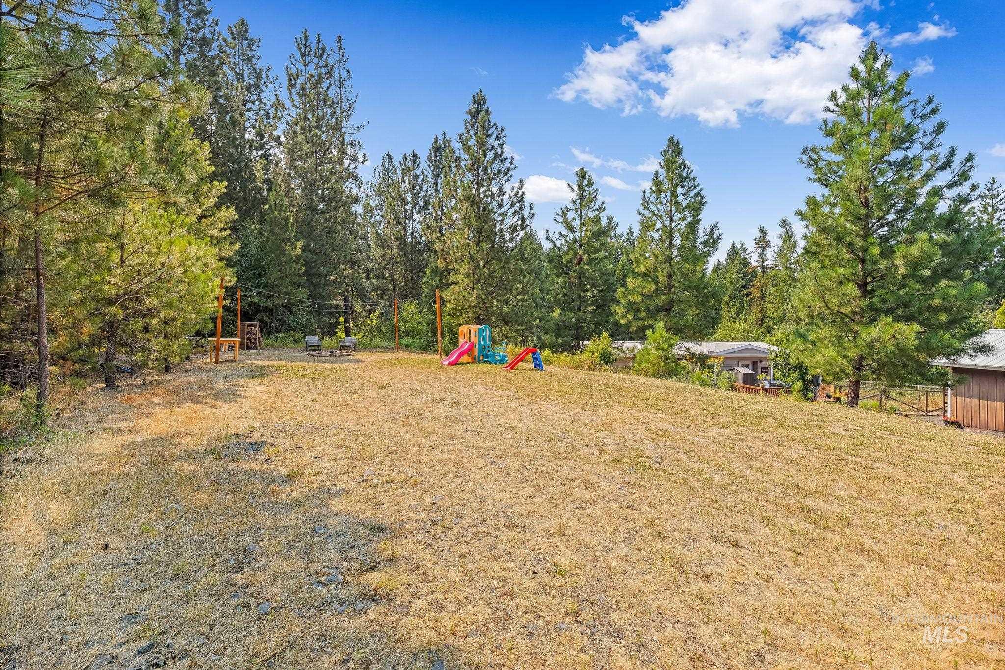 304 1st Ave, Deary, Idaho 83823, 3 Bedrooms, 2 Bathrooms, Residential For Sale, Price $325,000, 98997222